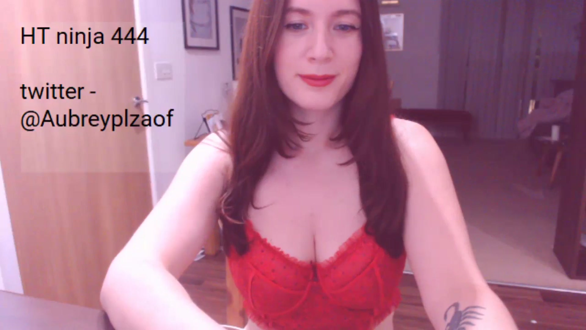 Gallery image thumbnail from AubreyPlza's myfreecams stream on, 10/24/2024, 21:51 image 11 of 20