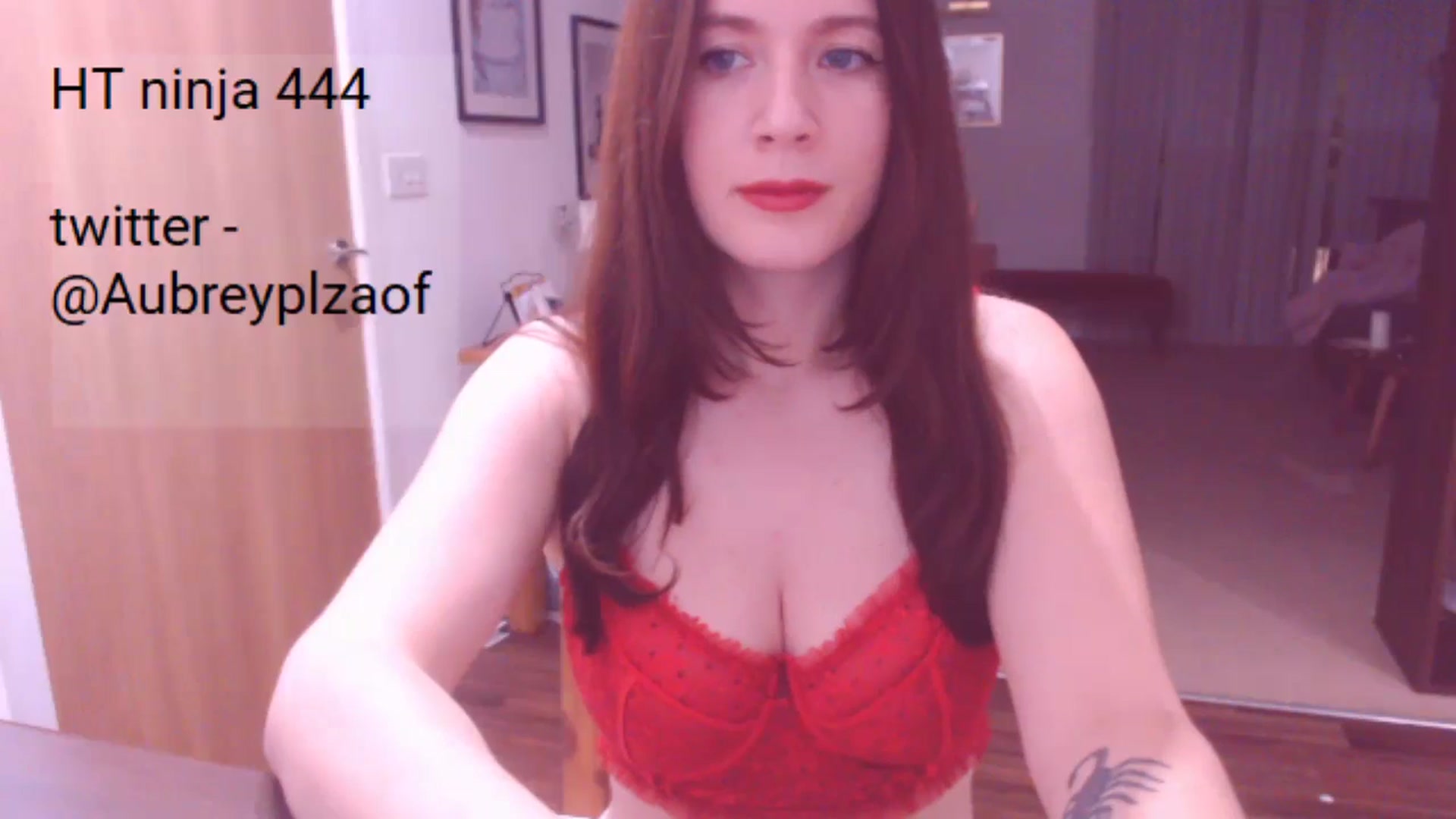 Gallery image thumbnail from AubreyPlza's myfreecams stream on, 10/24/2024, 21:51 image 10 of 20