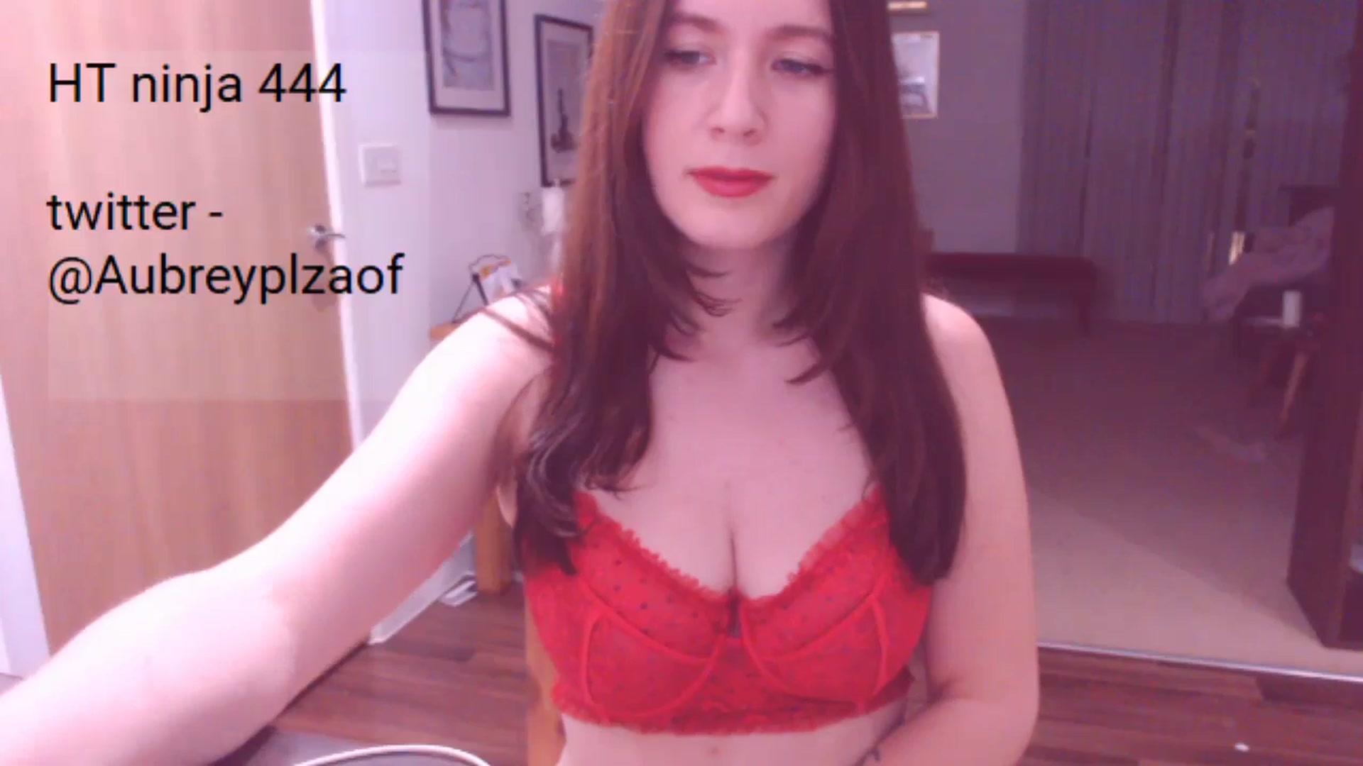 Gallery image thumbnail from AubreyPlza's myfreecams stream on, 10/24/2024, 21:51 image 15 of 20