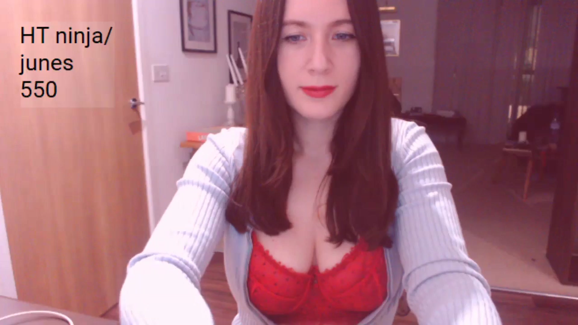 Gallery image thumbnail from AubreyPlza's myfreecams stream on, 01/03/2025, 22:11 image 8 of 20