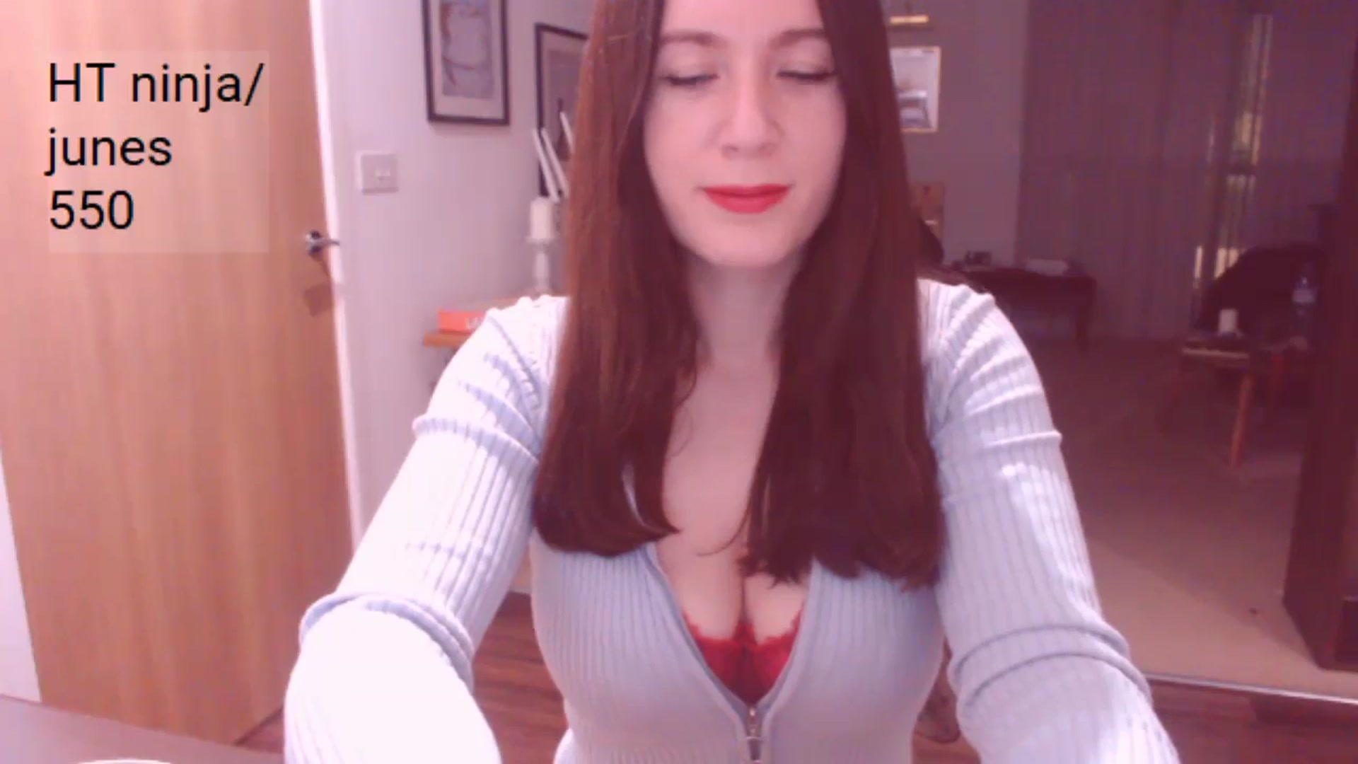 Gallery image thumbnail from AubreyPlza's myfreecams stream on, 01/03/2025, 22:11 image 16 of 20
