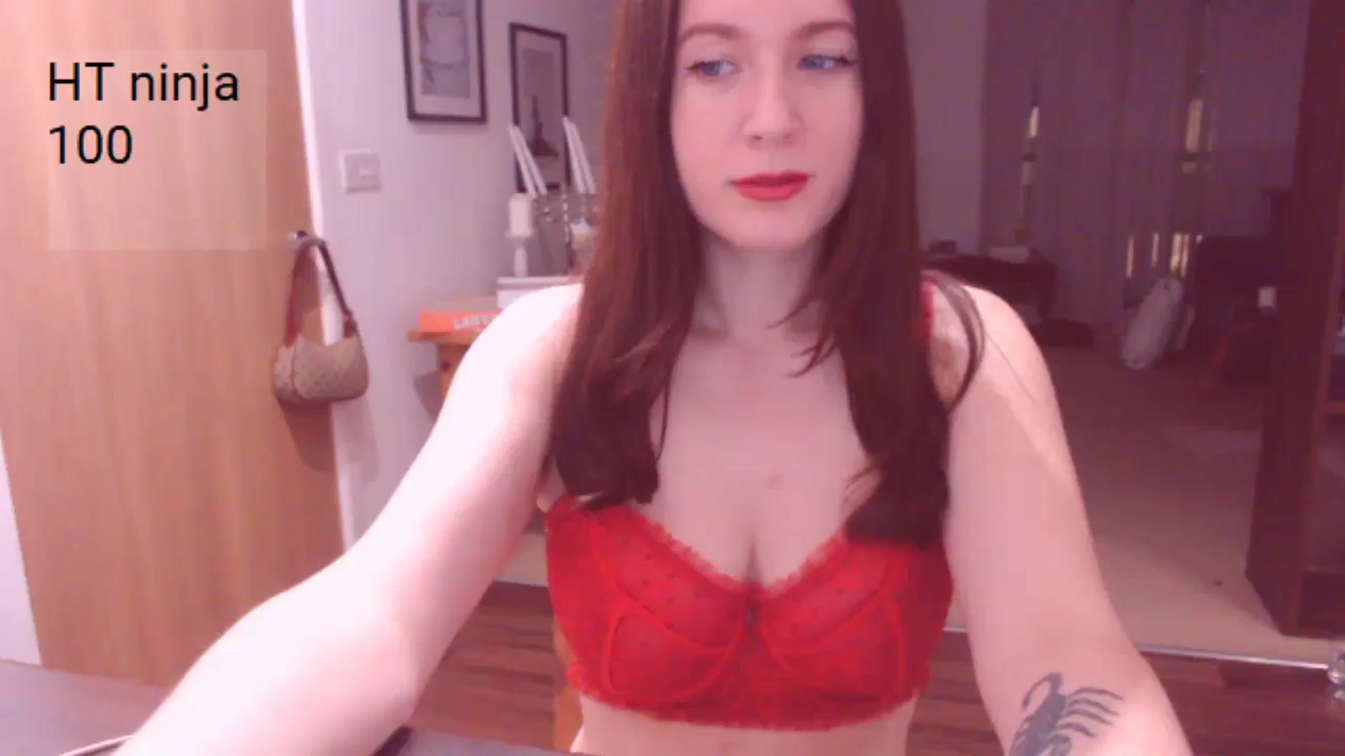 Gallery image thumbnail from AubreyPlza's myfreecams stream on, 01/06/2025, 21:20 image 8 of 20