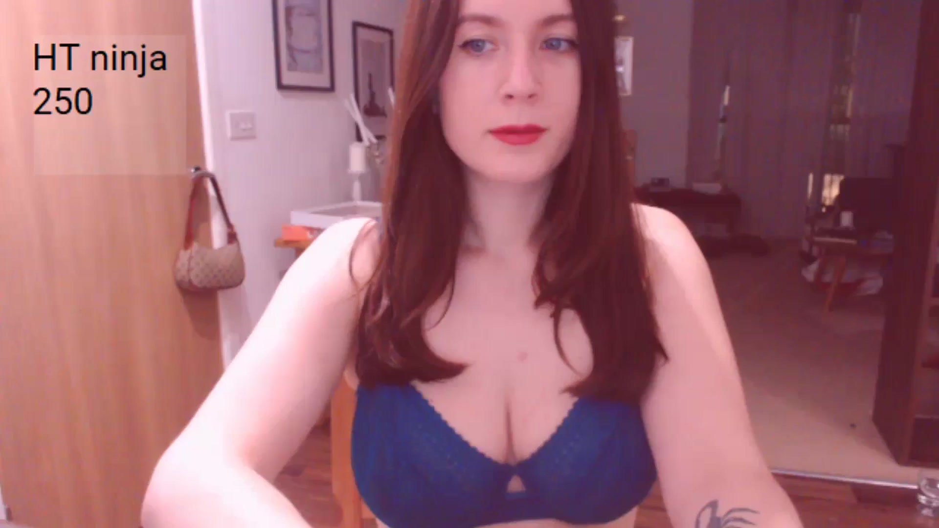 Gallery image thumbnail from AubreyPlza's myfreecams stream on, 01/07/2025, 22:34 image 10 of 20