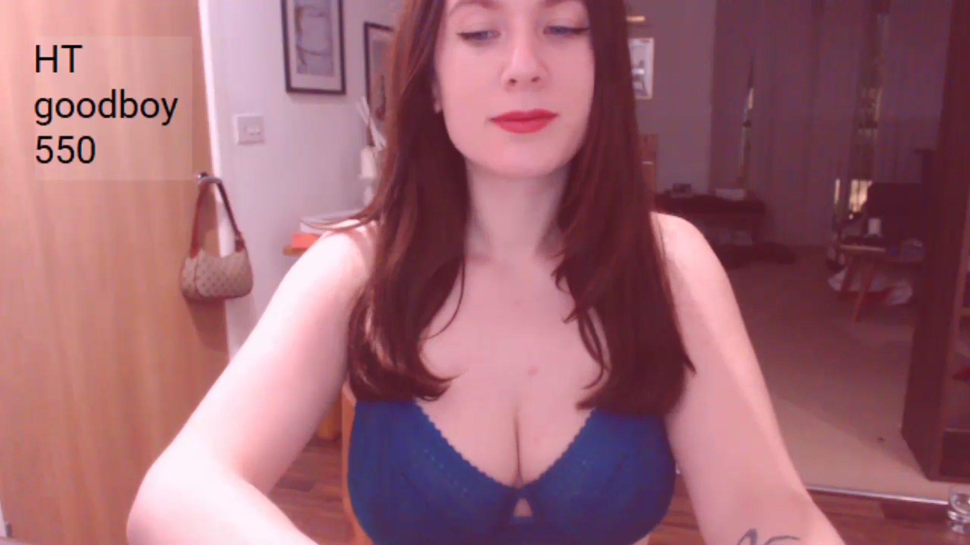 Gallery image thumbnail from AubreyPlza's myfreecams stream on, 01/07/2025, 22:34 image 17 of 20