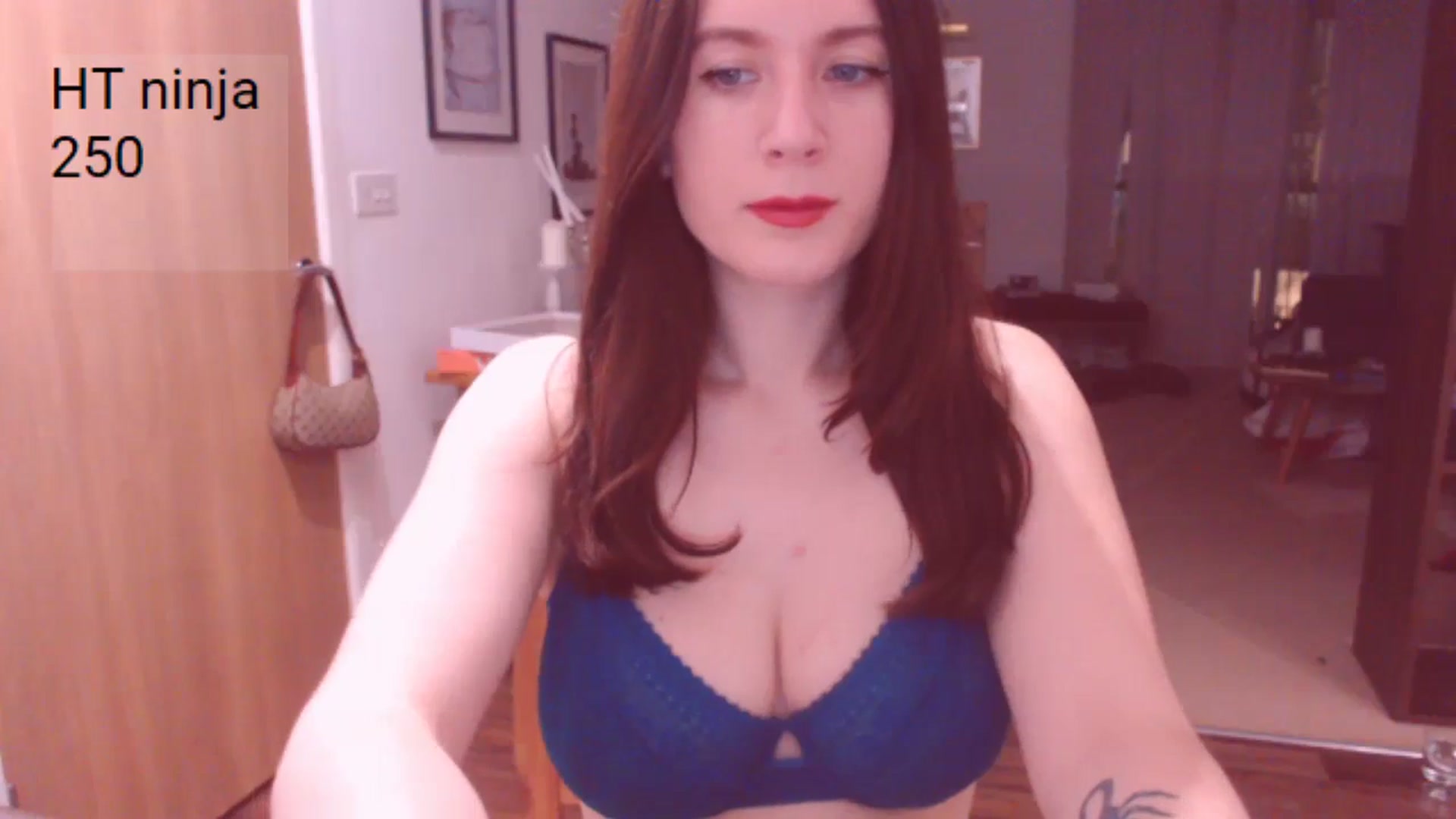 Gallery image thumbnail from AubreyPlza's myfreecams stream on, 01/07/2025, 22:34 image 5 of 20
