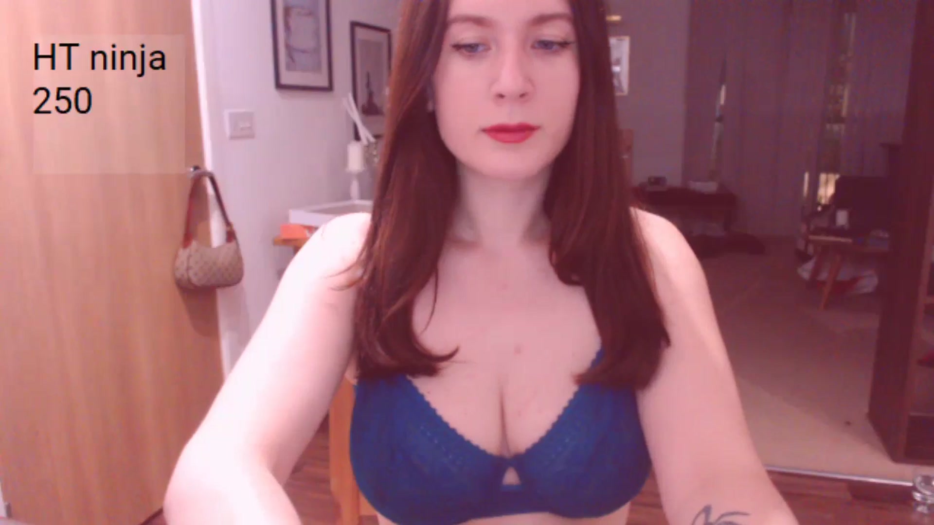 Gallery image thumbnail from AubreyPlza's myfreecams stream on, 01/07/2025, 22:34 image 7 of 20