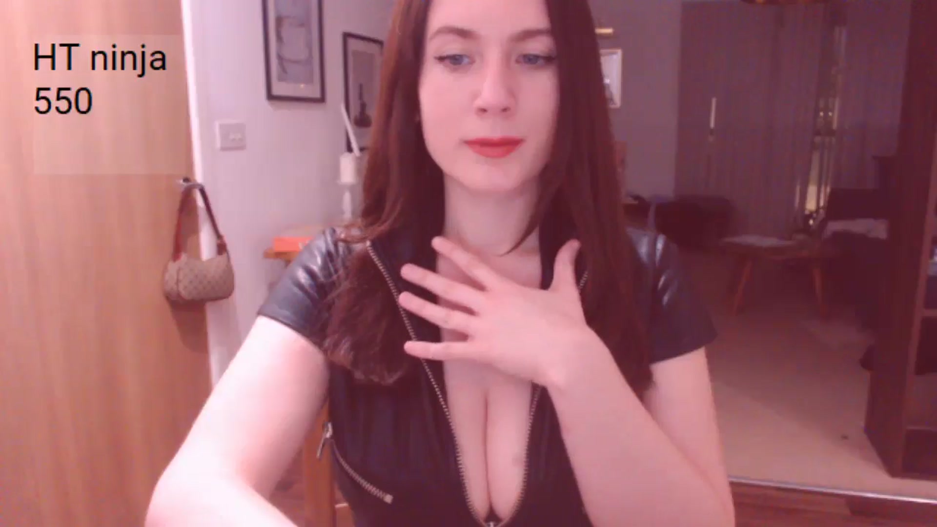 Gallery image thumbnail from AubreyPlza's myfreecams stream on, 01/10/2025, 21:52 image 2 of 20