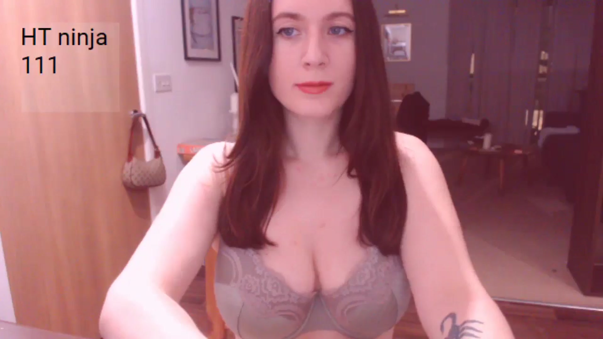 Gallery image thumbnail from AubreyPlza's myfreecams stream on, 01/13/2025, 22:16 image 6 of 20
