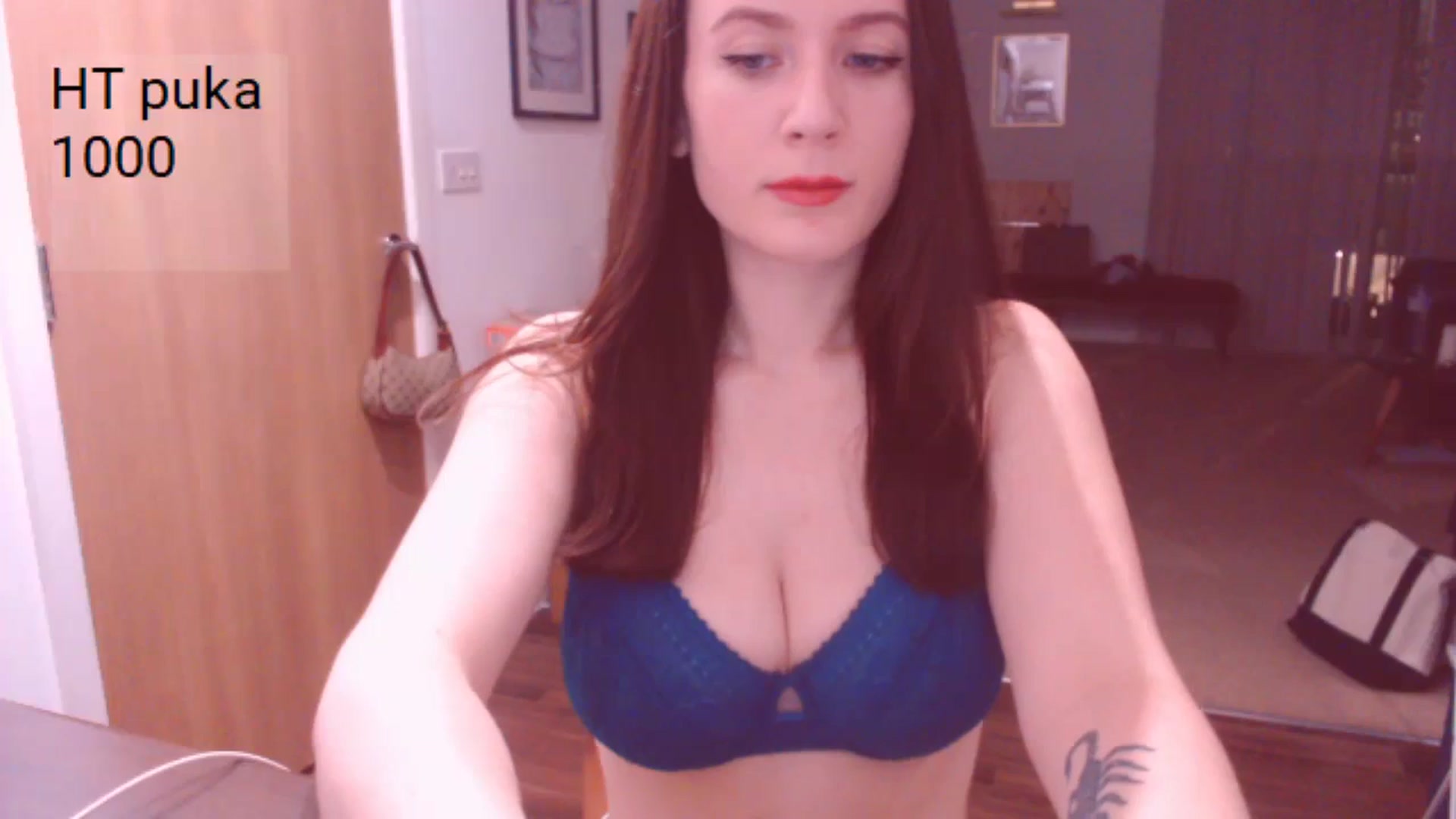 Gallery image thumbnail from AubreyPlza's myfreecams stream on, 01/20/2025, 21:18 image 18 of 20
