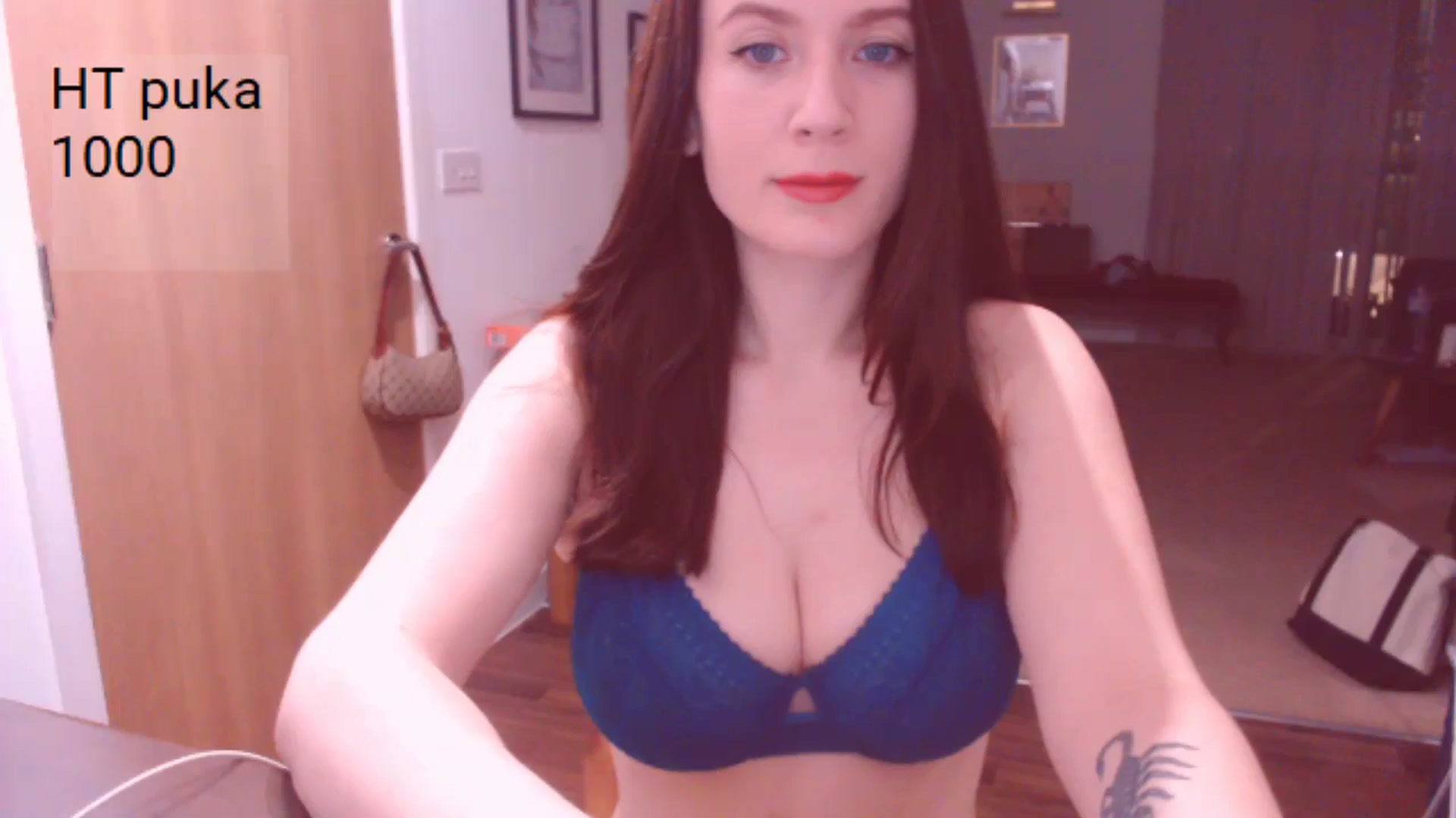 Gallery image thumbnail from AubreyPlza's myfreecams stream on, 01/20/2025, 21:18 image 6 of 20