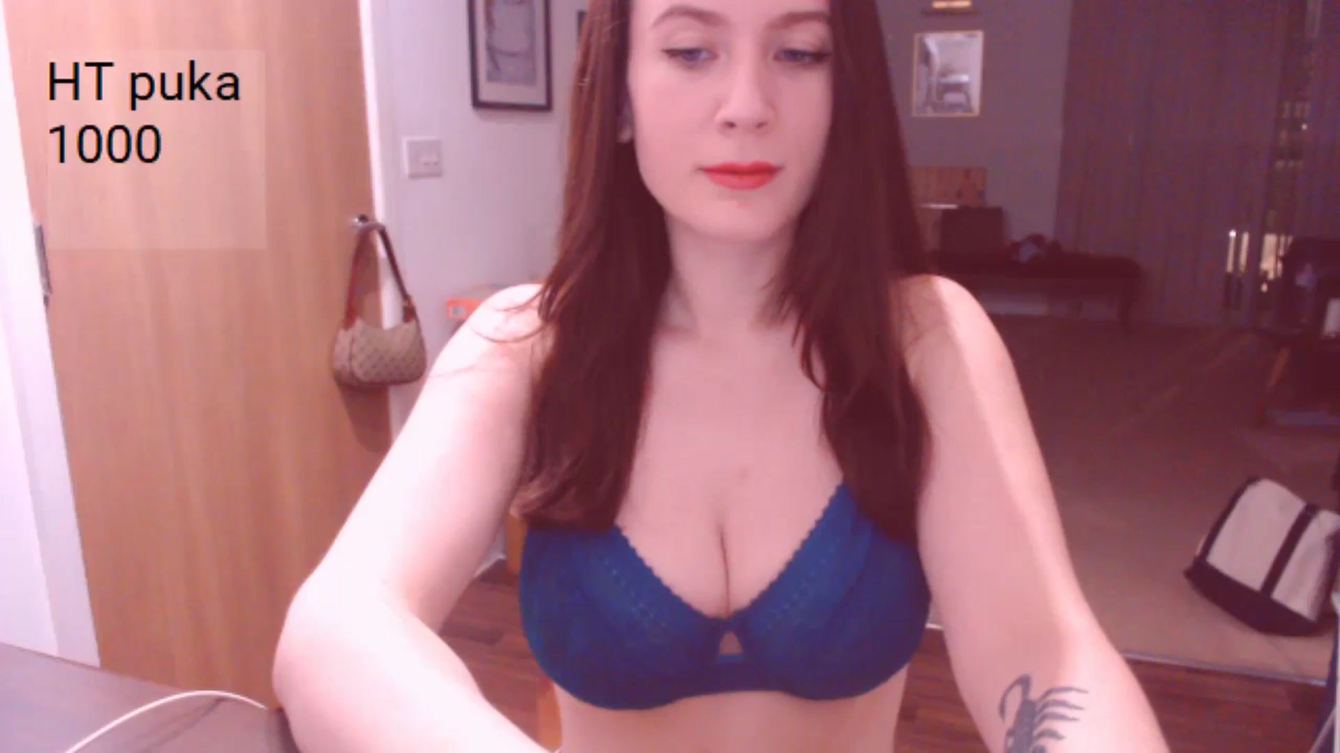 Gallery image thumbnail from AubreyPlza's myfreecams stream on, 01/20/2025, 21:18 image 17 of 20