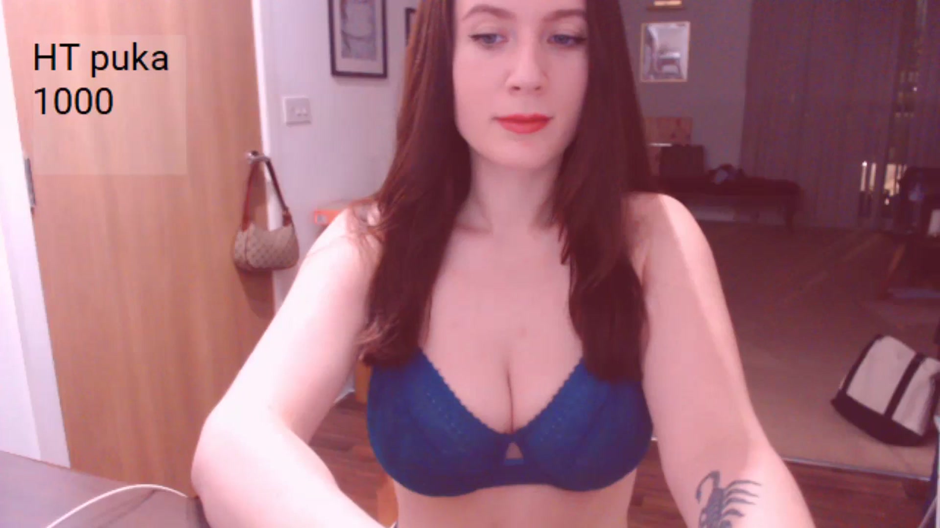 Gallery image thumbnail from AubreyPlza's myfreecams stream on, 01/20/2025, 21:18 image 10 of 20