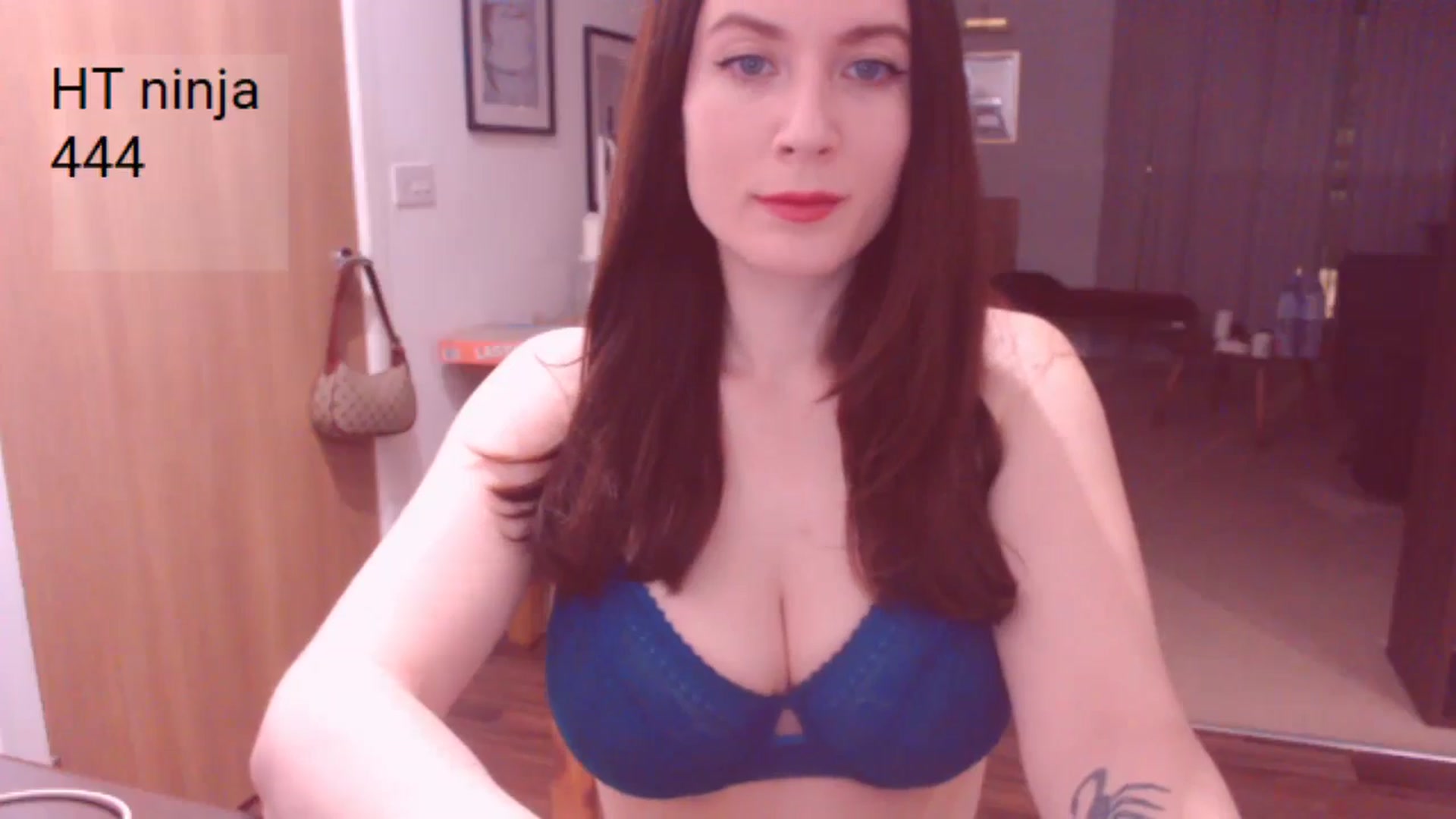 Gallery image thumbnail from AubreyPlza's myfreecams stream on, 01/25/2025, 21:45 image 9 of 20