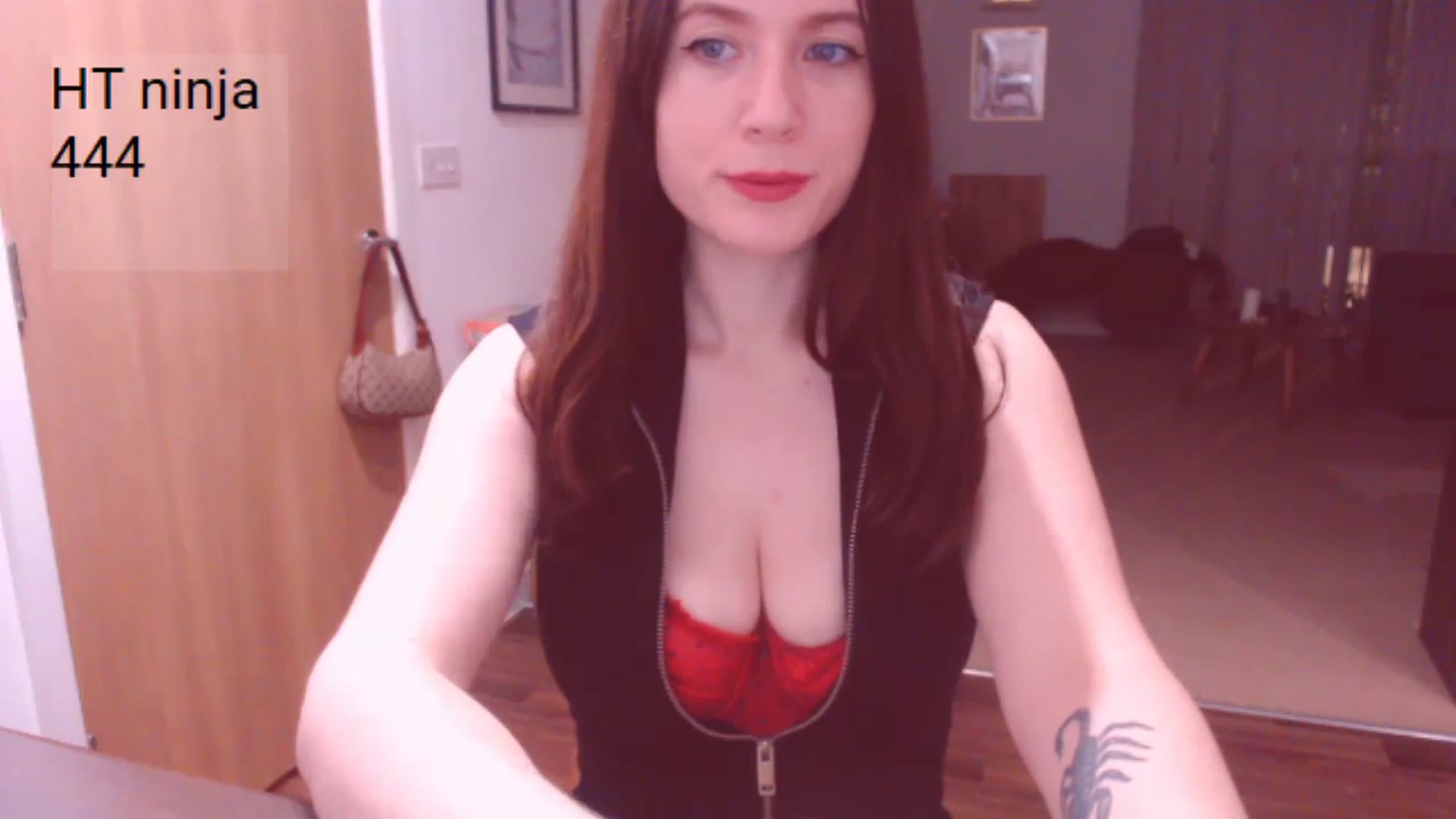 Gallery image thumbnail from AubreyPlza's myfreecams stream on, 01/28/2025, 22:12 image 14 of 20