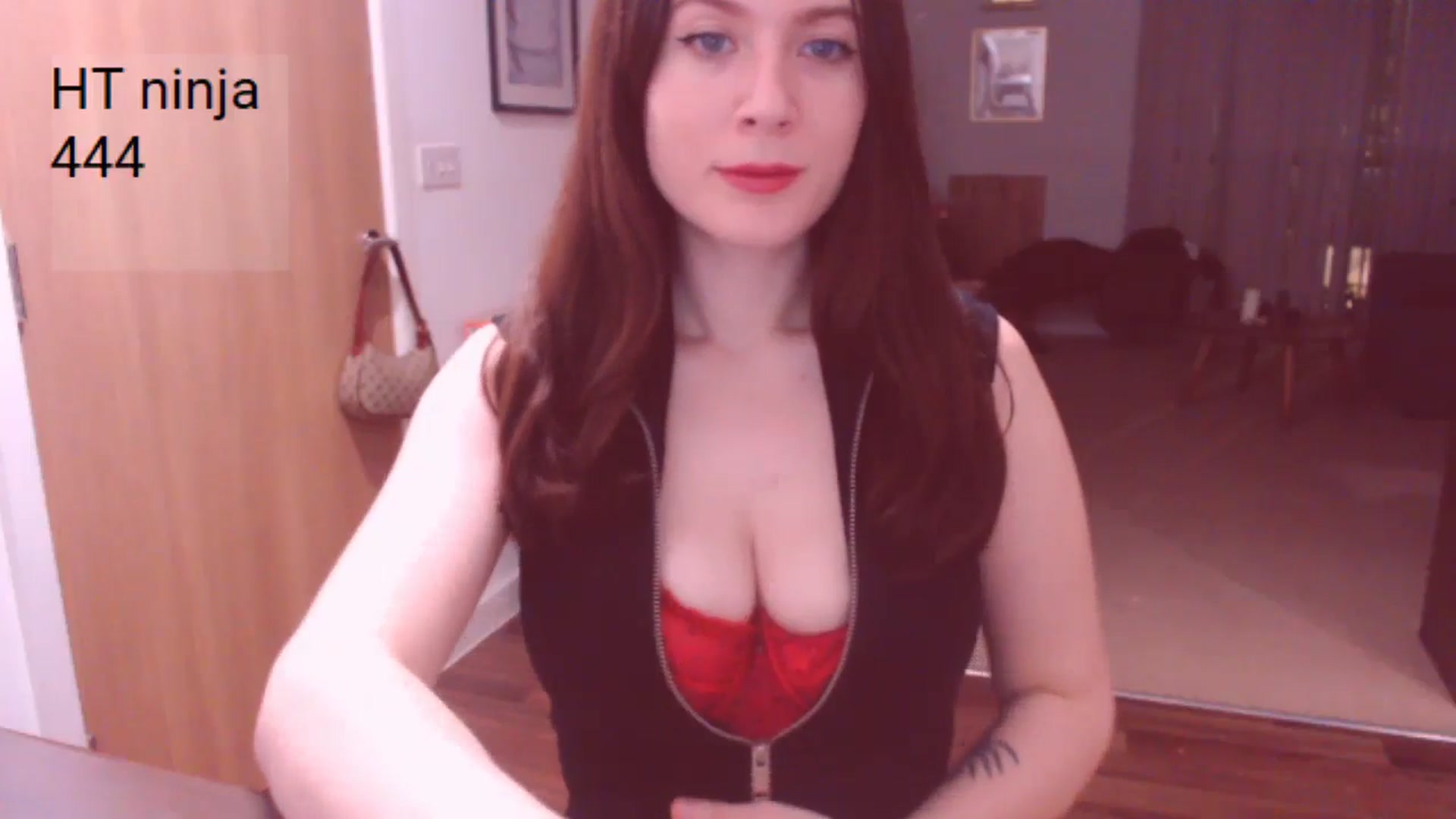 Gallery image thumbnail from AubreyPlza's myfreecams stream on, 01/28/2025, 22:12 image 12 of 20