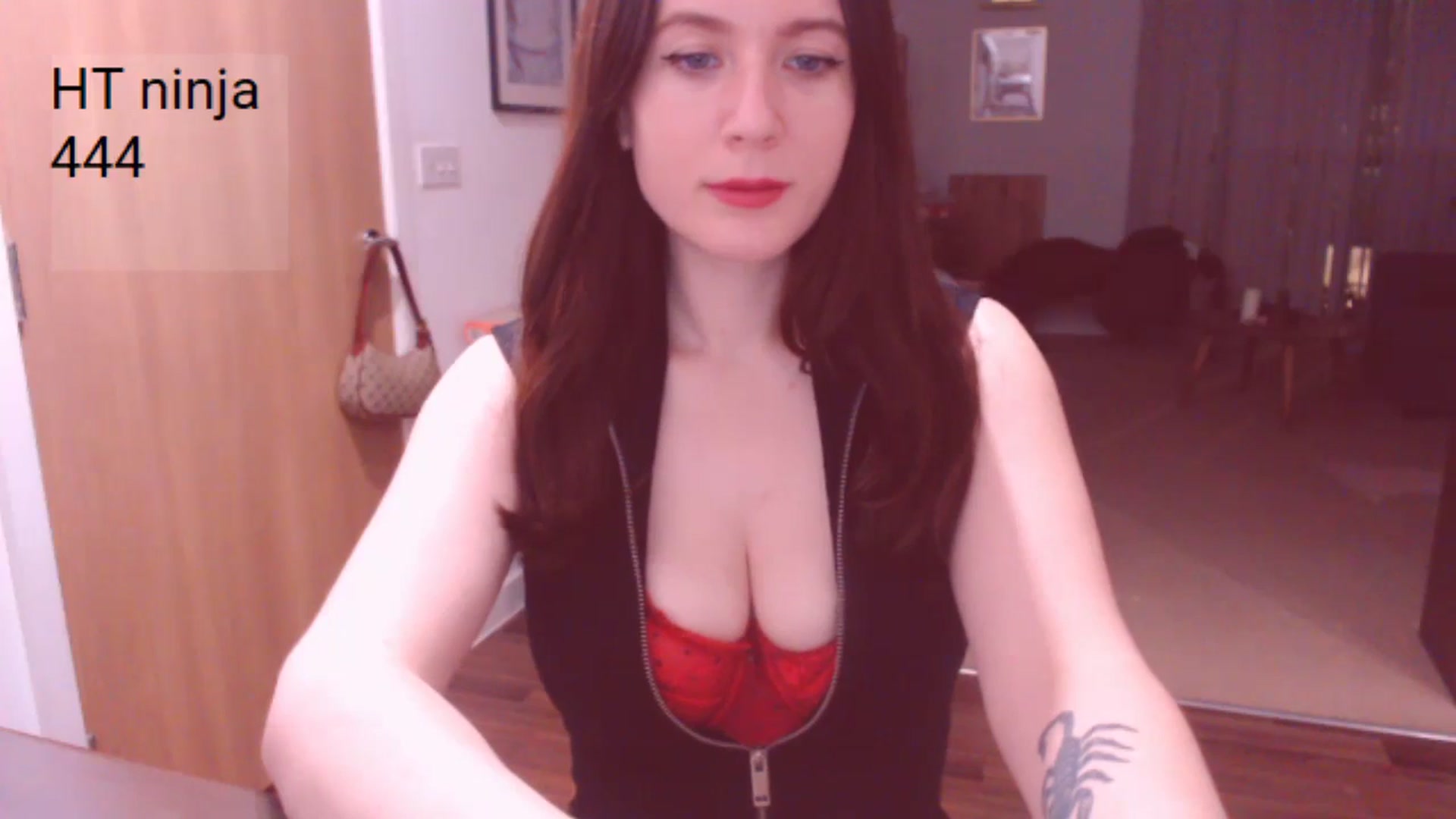 Gallery image thumbnail from AubreyPlza's myfreecams stream on, 01/28/2025, 22:12 image 18 of 20