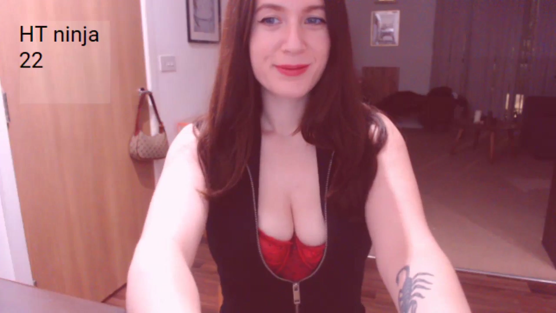 Gallery image thumbnail from AubreyPlza's myfreecams stream on, 01/28/2025, 22:12 image 6 of 20