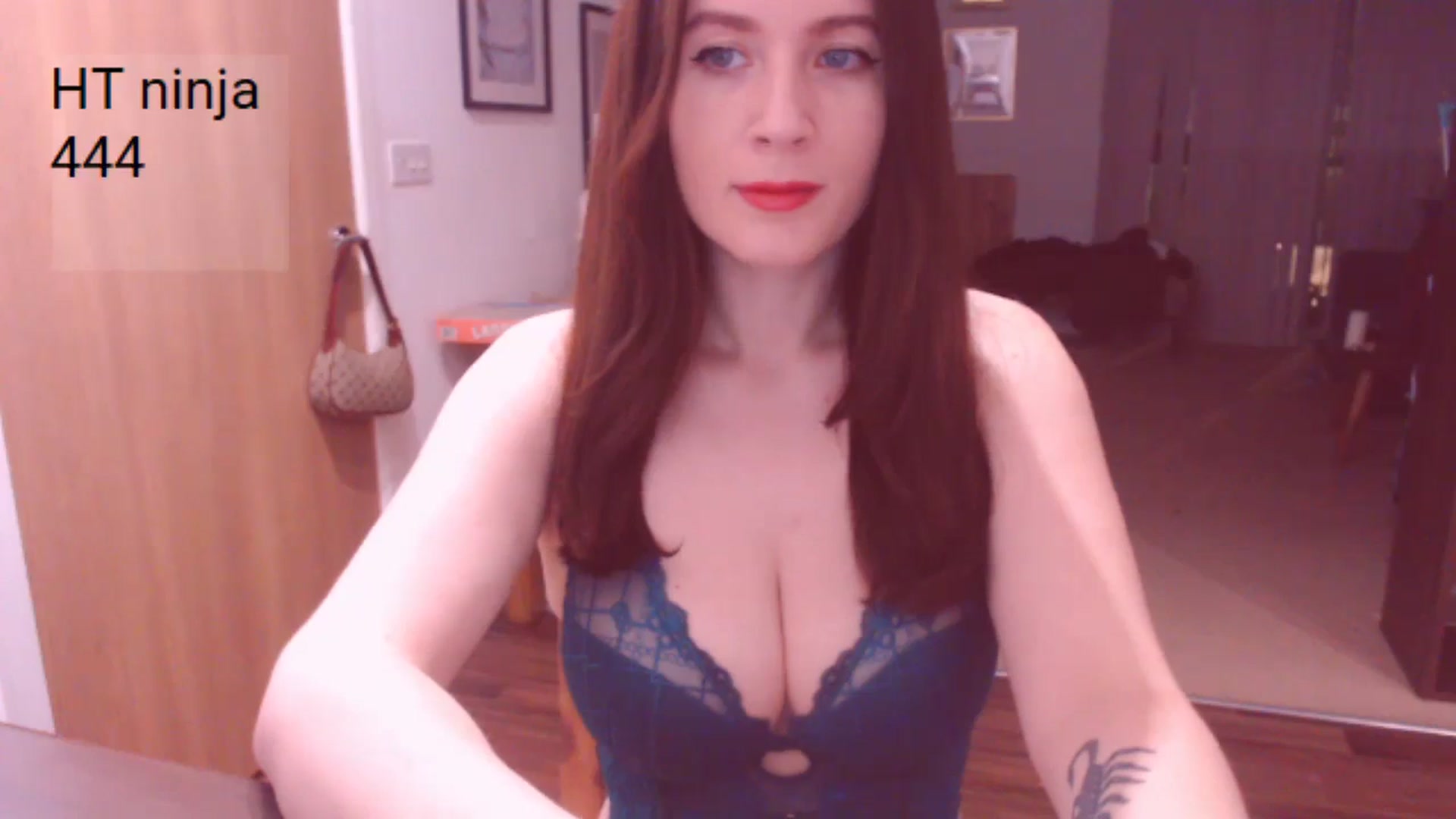 Gallery image thumbnail from AubreyPlza's myfreecams stream on, 01/29/2025, 21:08 image 10 of 20