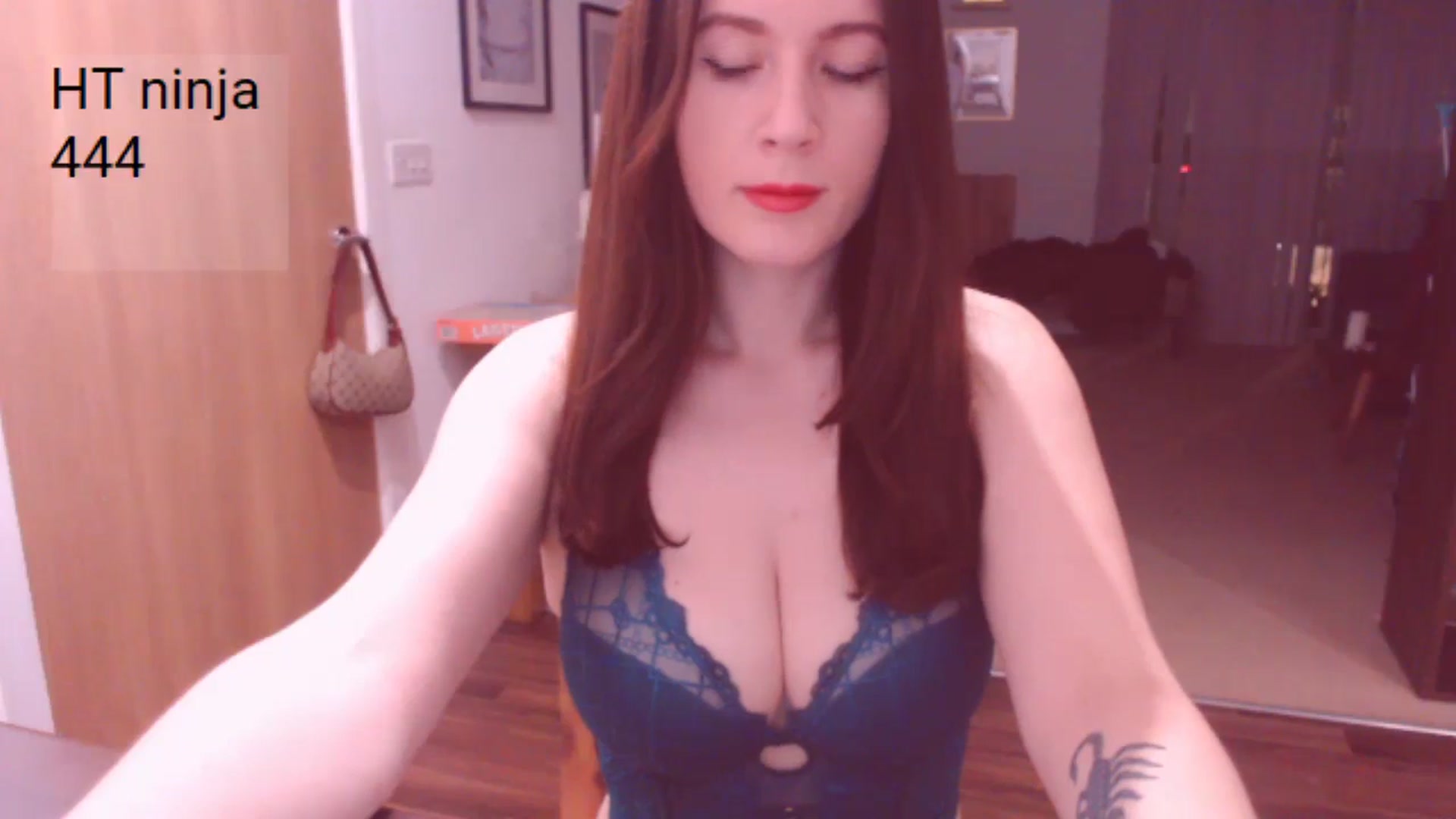 Gallery image thumbnail from AubreyPlza's myfreecams stream on, 01/29/2025, 21:08 image 11 of 20