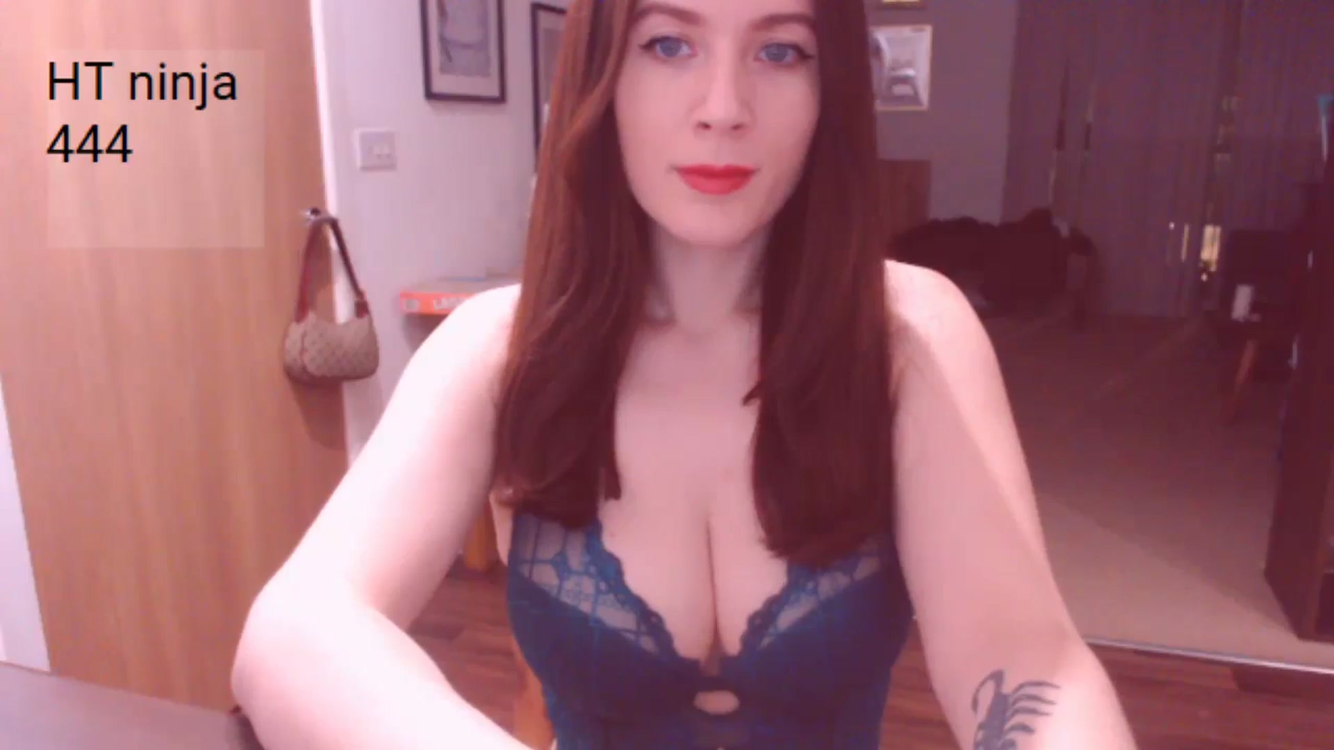 Gallery image thumbnail from AubreyPlza's myfreecams stream on, 01/29/2025, 21:08 image 6 of 20