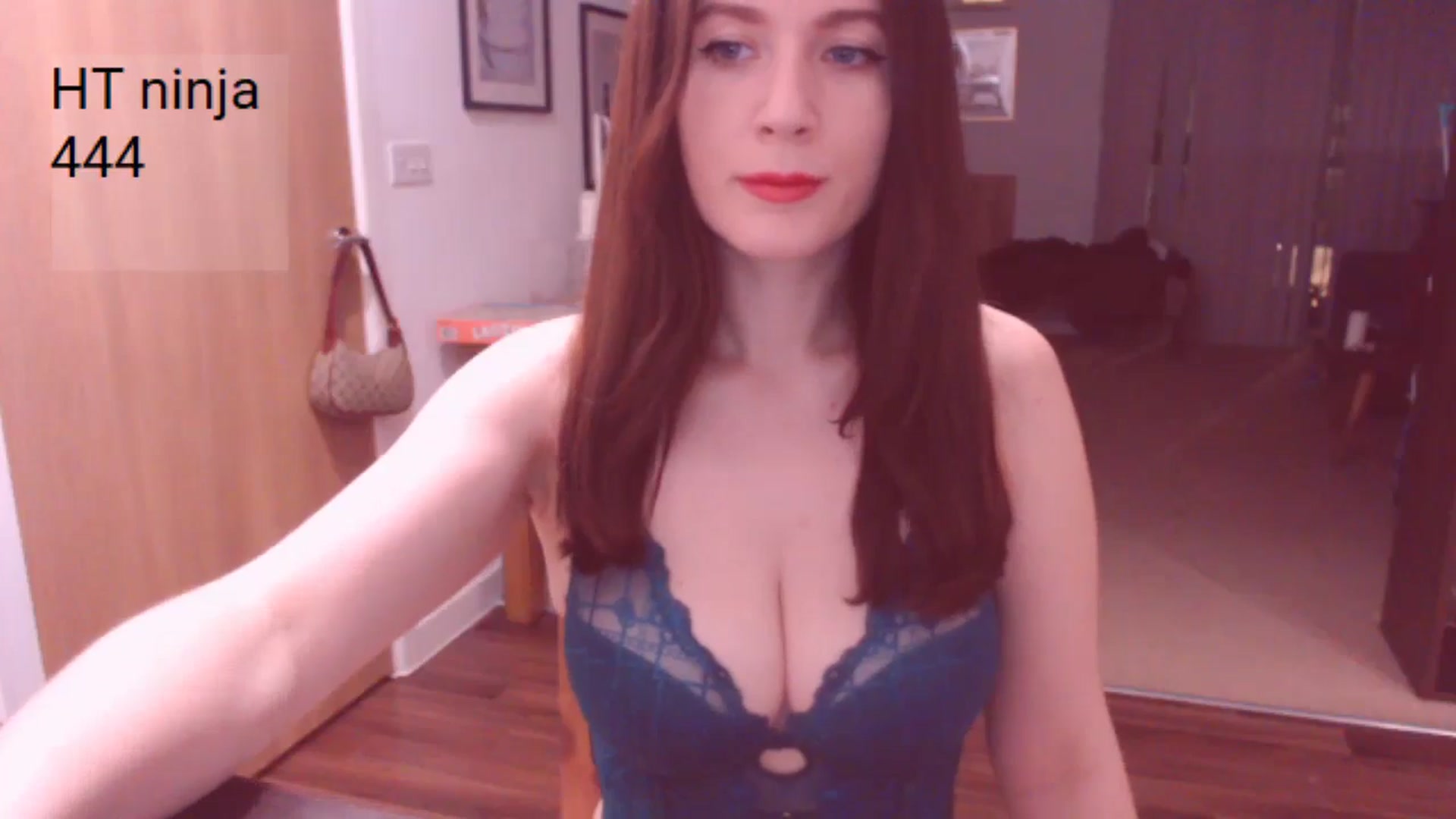 Gallery image thumbnail from AubreyPlza's myfreecams stream on, 01/29/2025, 21:08 image 17 of 20