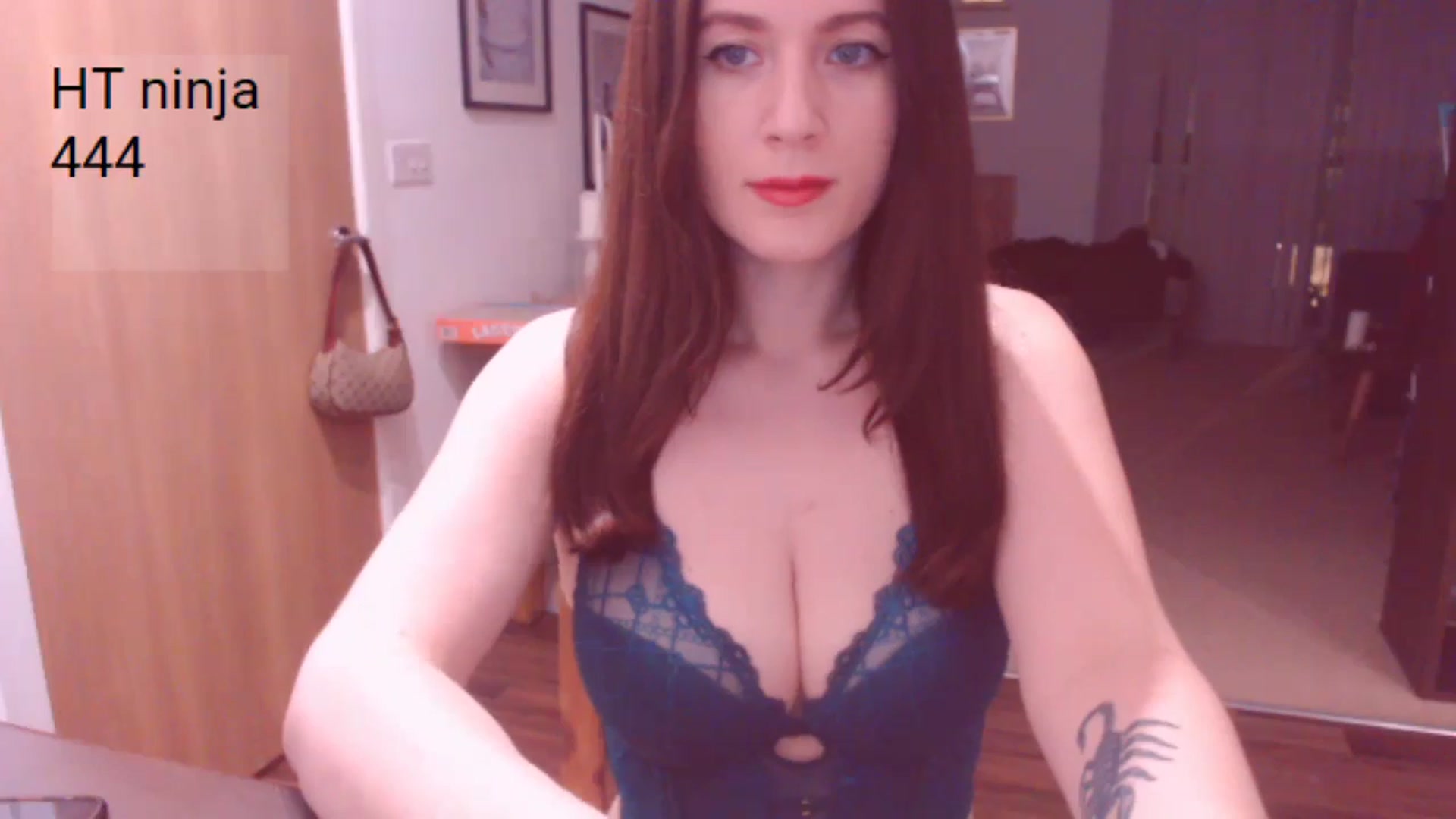 Gallery image thumbnail from AubreyPlza's myfreecams stream on, 01/29/2025, 21:50 image 15 of 20