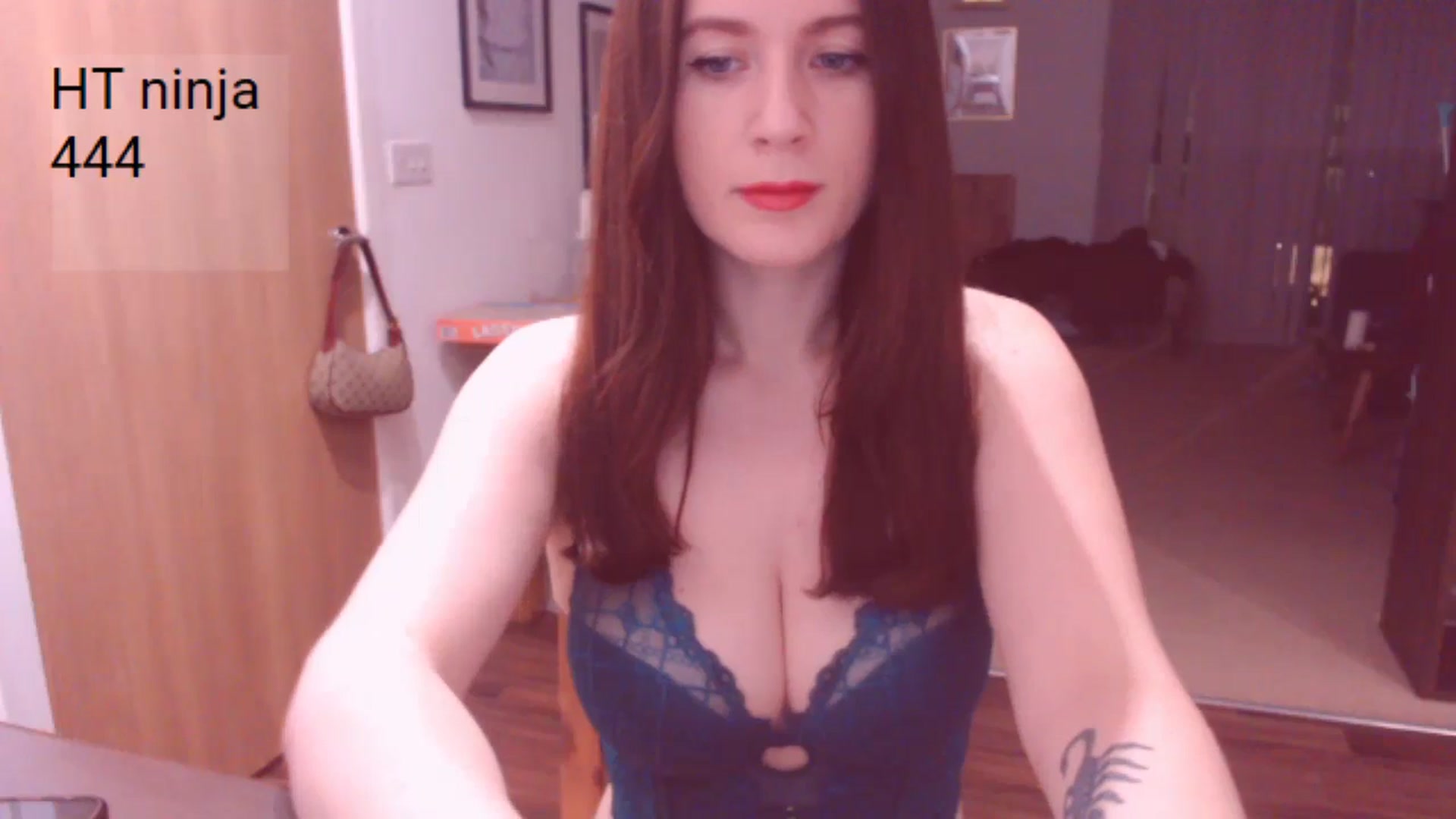 Gallery image thumbnail from AubreyPlza's myfreecams stream on, 01/29/2025, 21:50 image 7 of 20