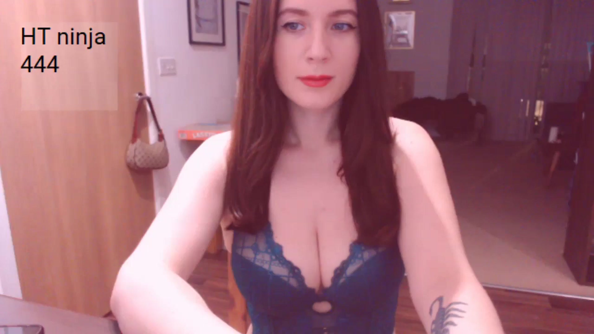 Gallery image thumbnail from AubreyPlza's myfreecams stream on, 01/29/2025, 21:50 image 13 of 20