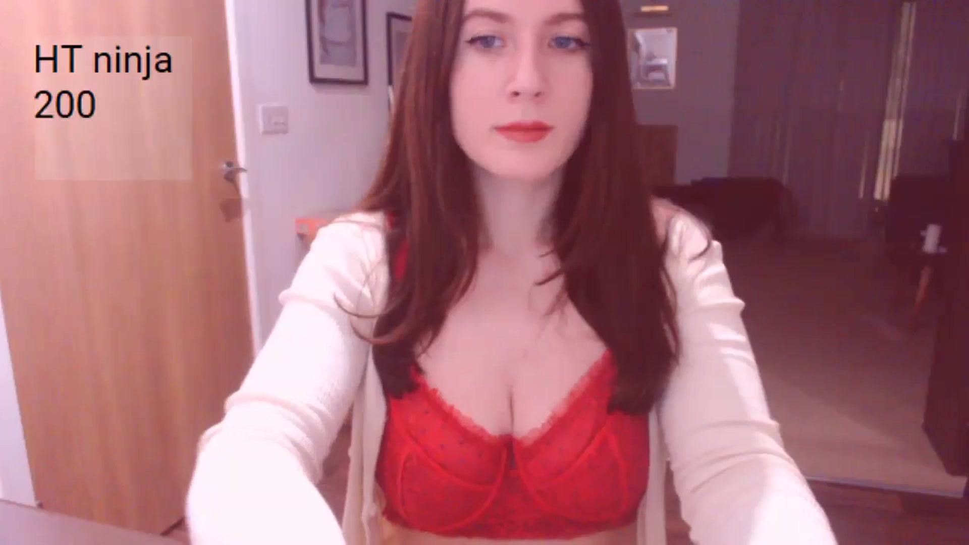 Gallery image thumbnail from AubreyPlza's myfreecams stream on, 02/03/2025, 21:32 image 17 of 20
