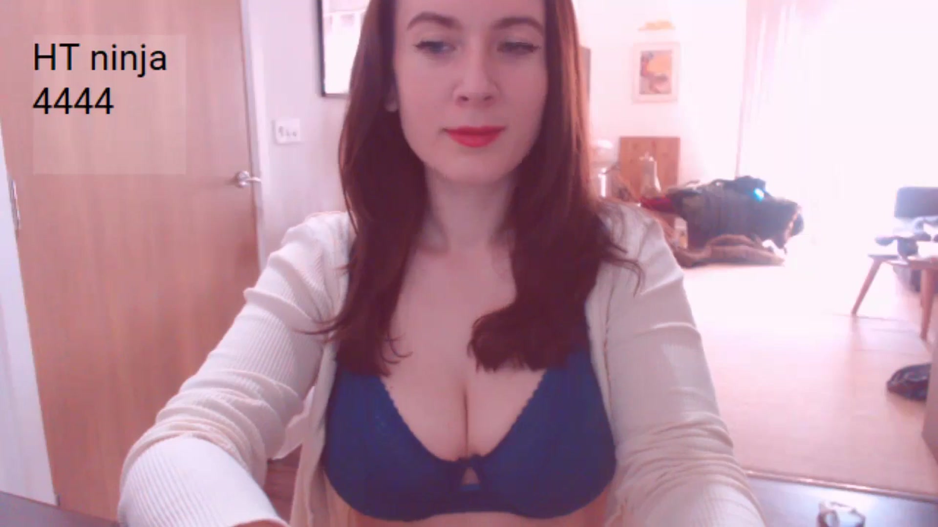 Gallery image thumbnail from AubreyPlza's myfreecams stream on, 02/17/2025, 08:33 image 14 of 20