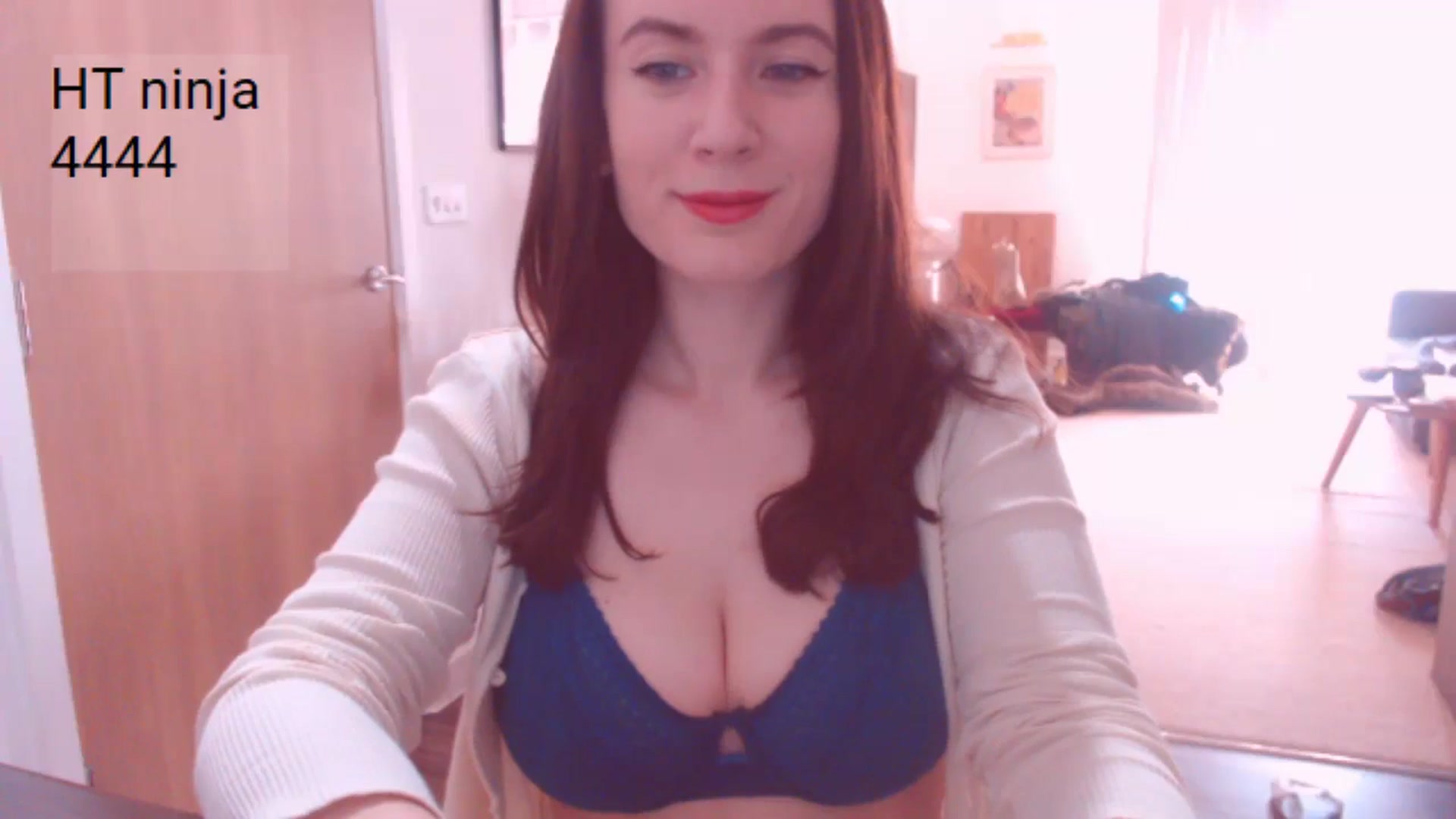 Gallery image thumbnail from AubreyPlza's myfreecams stream on, 02/17/2025, 08:33 image 10 of 20