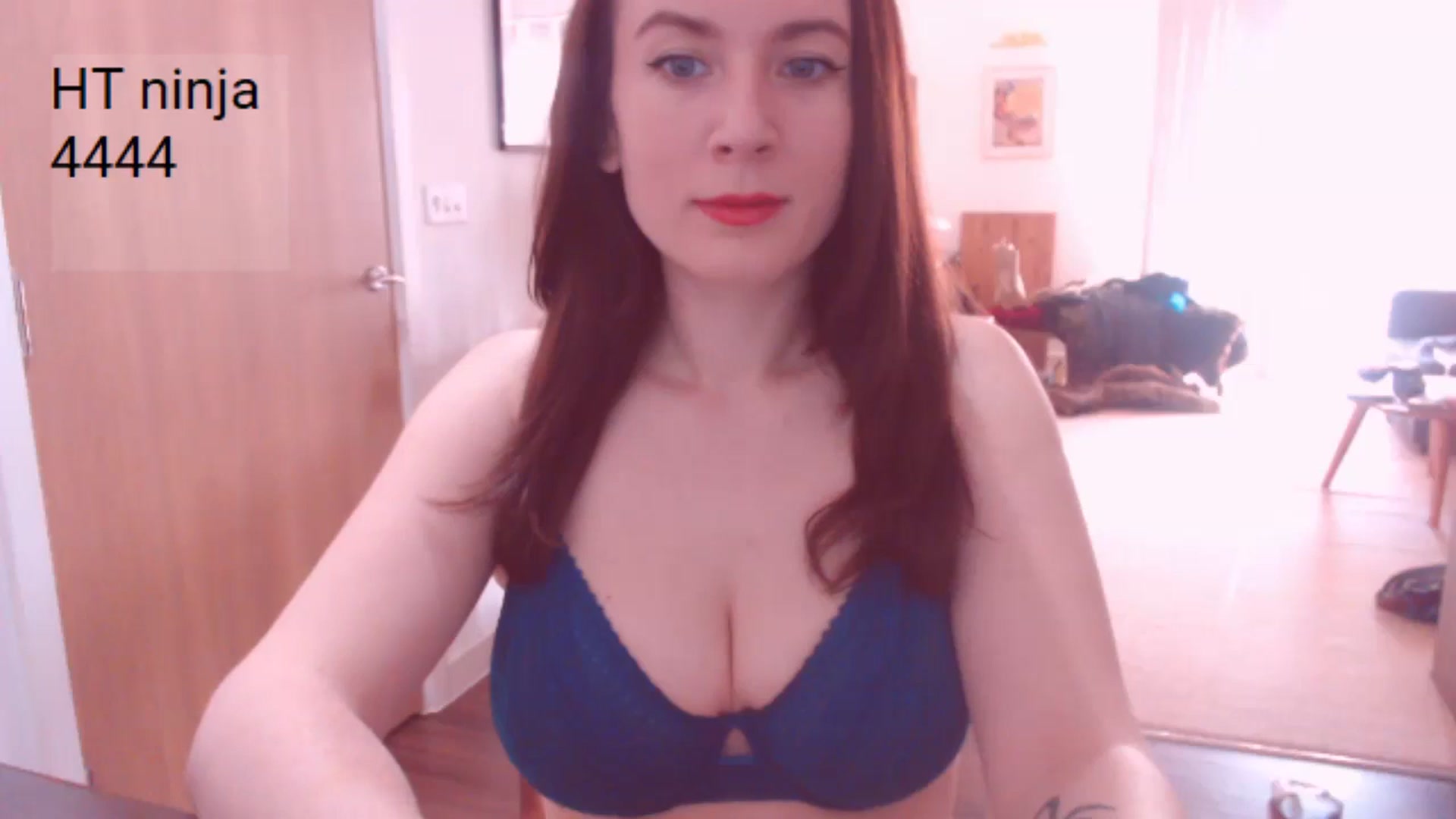 Gallery image thumbnail from AubreyPlza's myfreecams stream on, 02/17/2025, 08:33 image 7 of 20