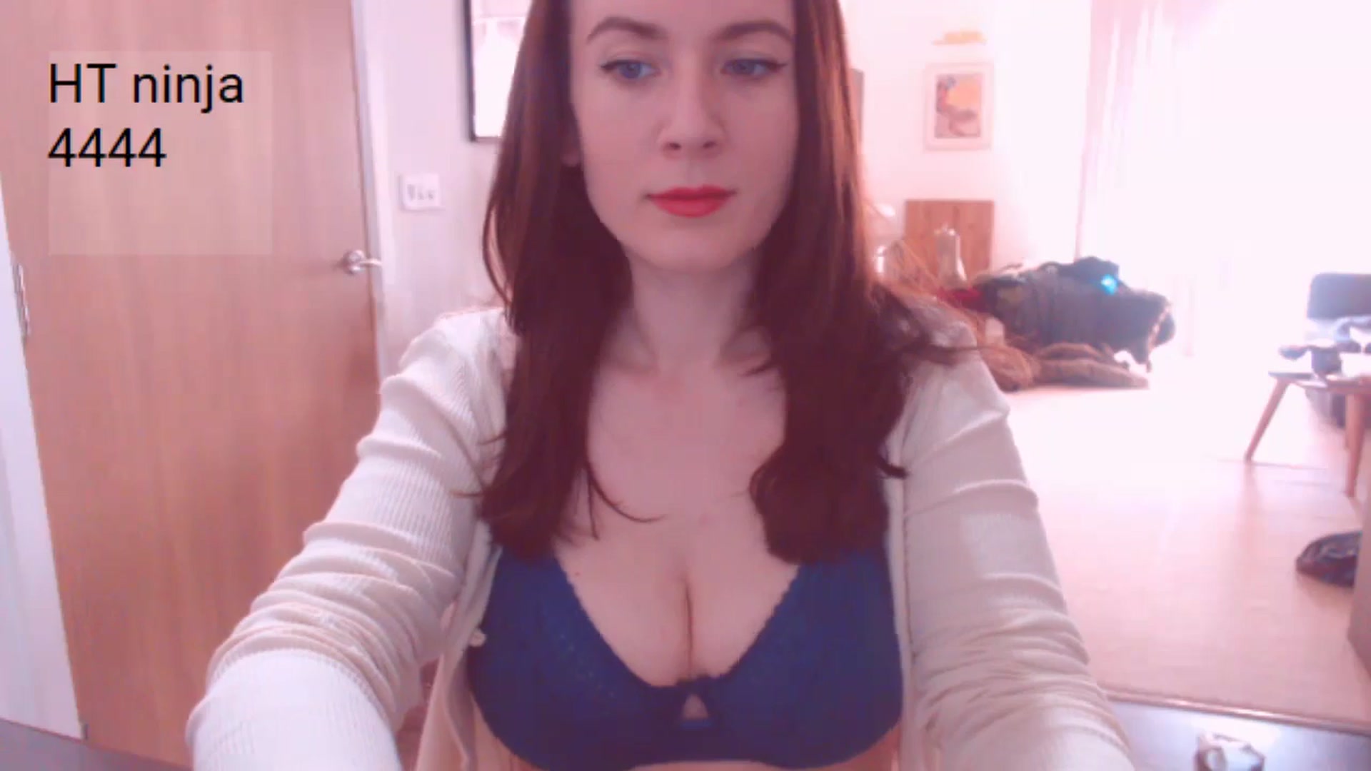 Gallery image thumbnail from AubreyPlza's myfreecams stream on, 02/17/2025, 08:33 image 8 of 20