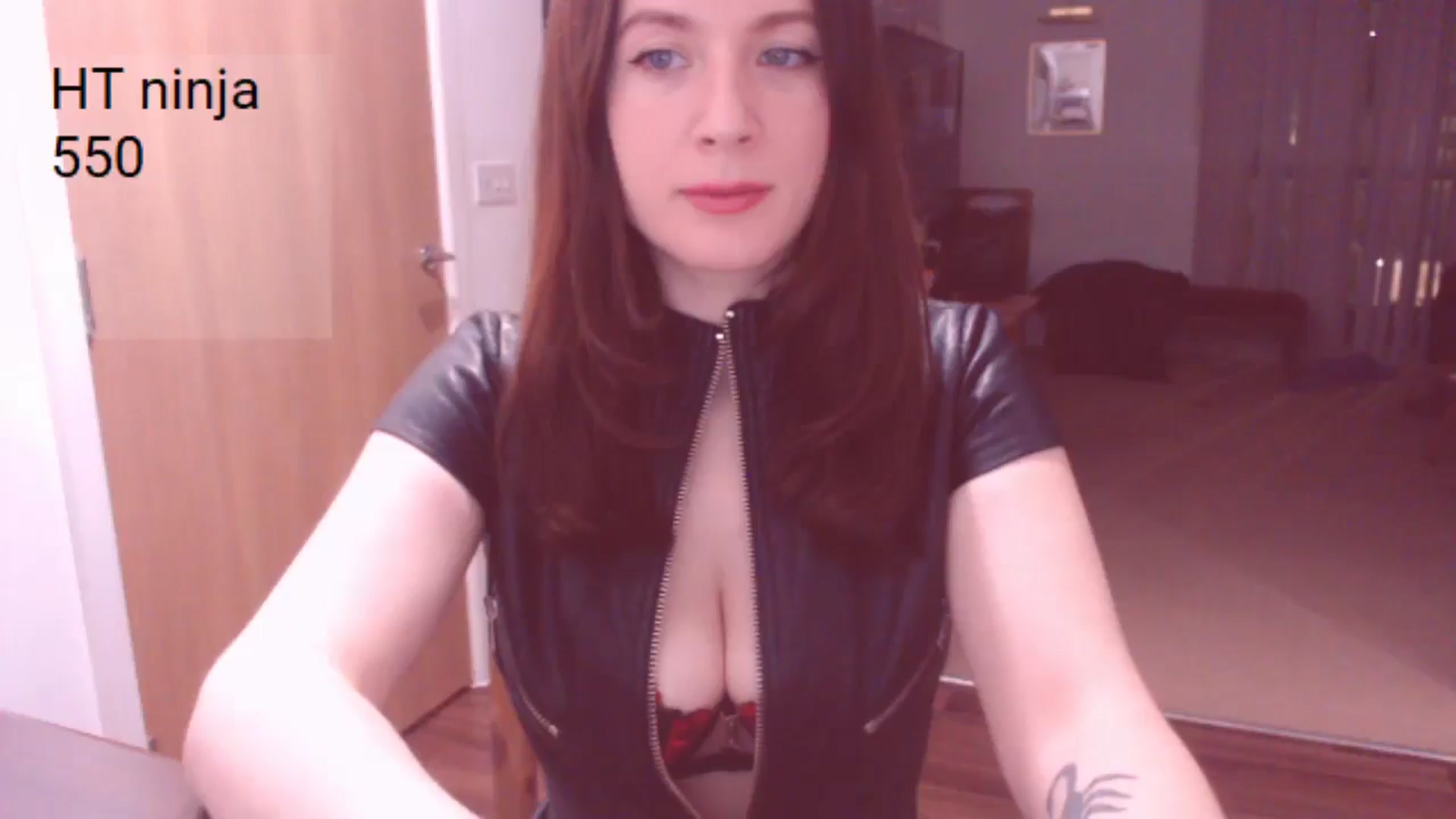 Gallery image thumbnail from AubreyPlza's myfreecams stream on, 02/25/2025, 21:51 image 12 of 20