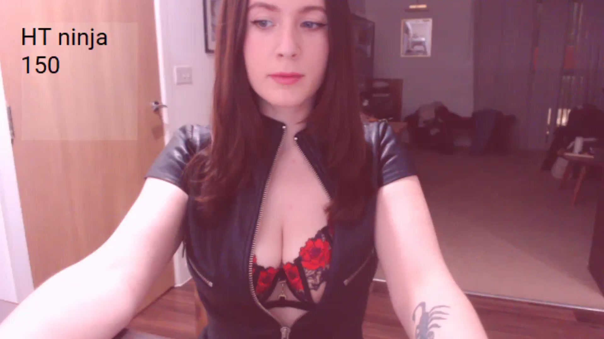Gallery image thumbnail from AubreyPlza's myfreecams stream on, 03/01/2025, 21:27 image 11 of 20