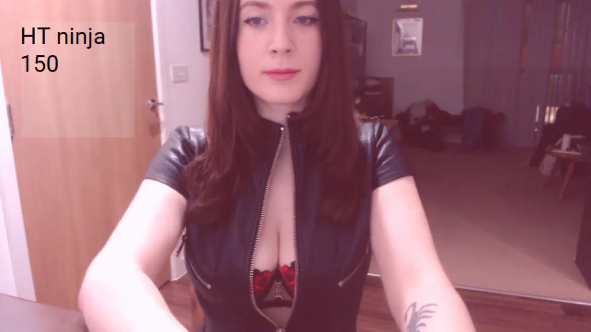 Gallery image thumbnail from AubreyPlza's myfreecams stream on, 03/01/2025, 21:27 image 13 of 20