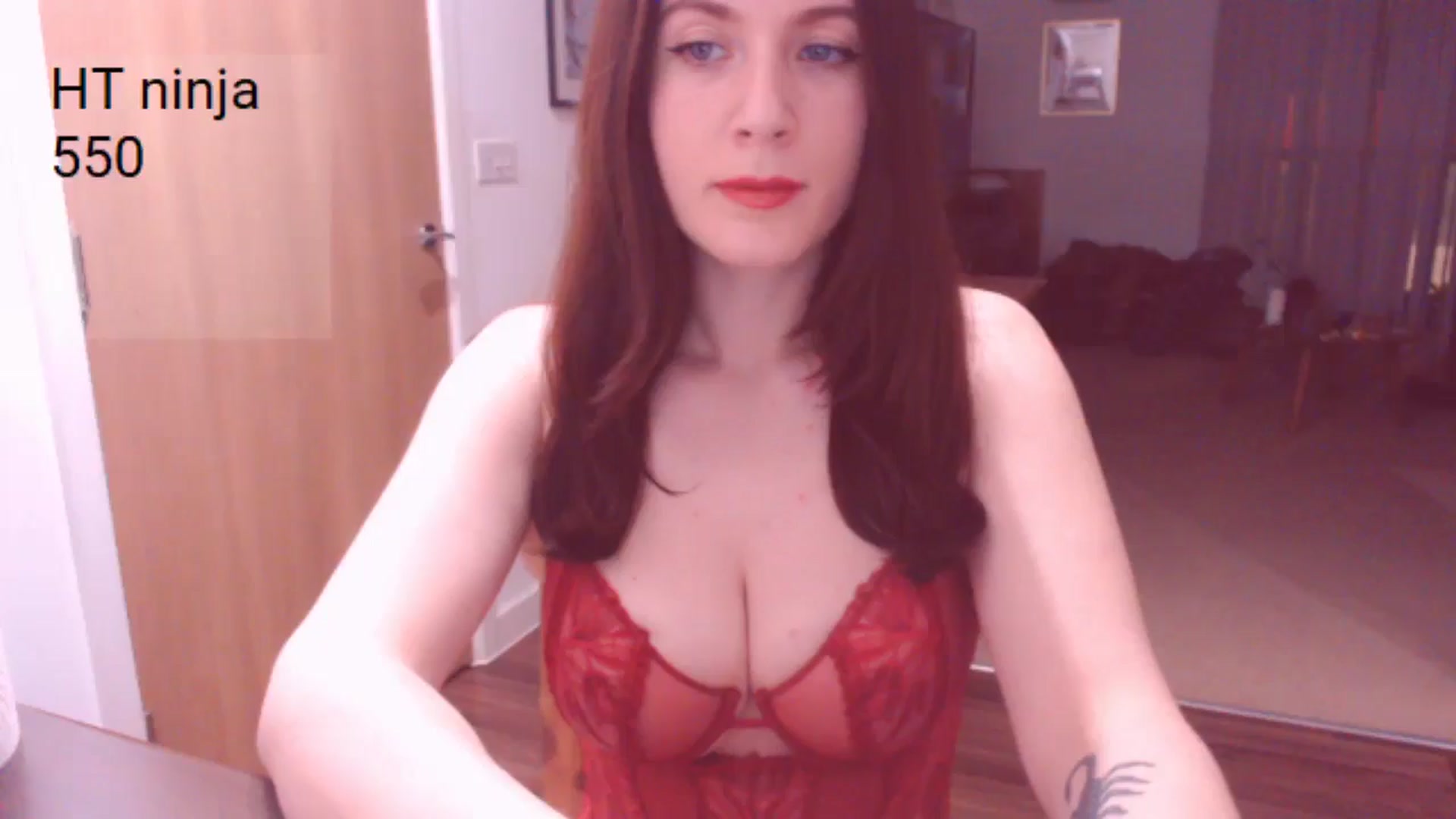 Gallery image thumbnail from AubreyPlza's myfreecams stream on, 03/13/2025, 22:05 image 16 of 20