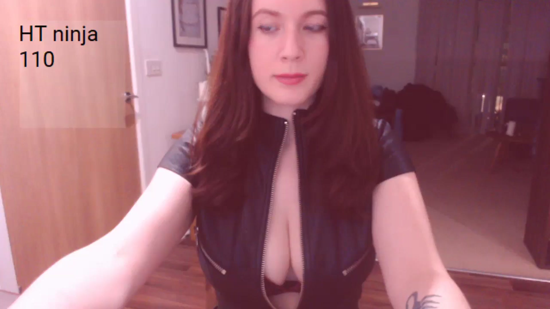 Gallery image thumbnail from AubreyPlza's myfreecams stream on, 03/16/2025, 20:53 image 8 of 20