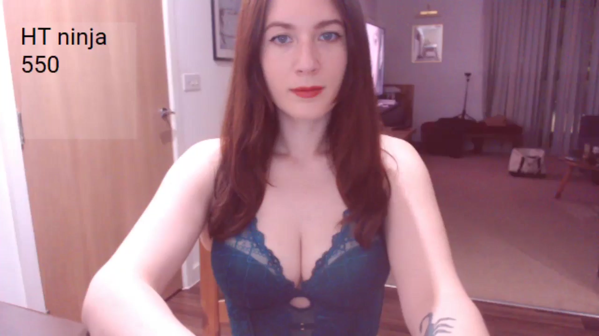 Gallery image thumbnail from AubreyPlza's myfreecams stream on, 04/29/2025, 21:15 image 18 of 20