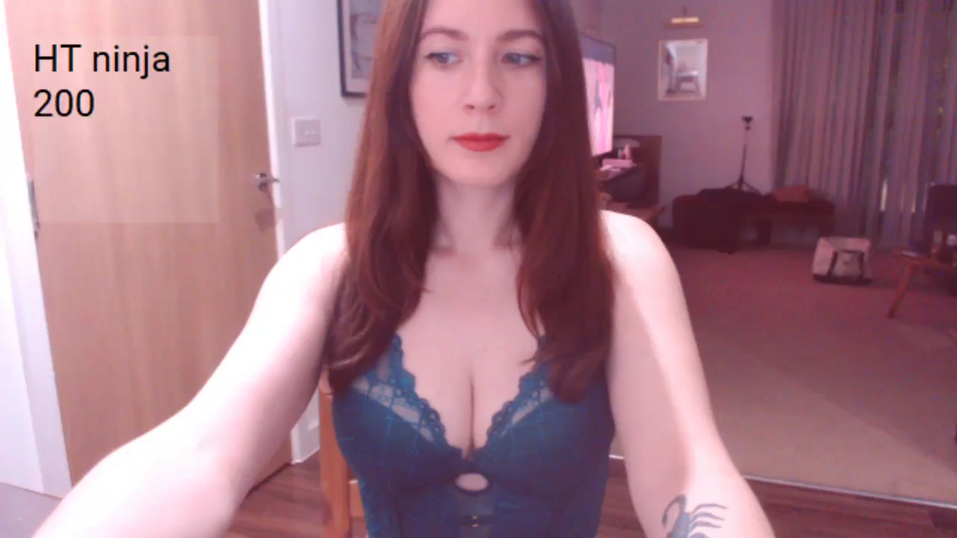 Gallery image thumbnail from AubreyPlza's myfreecams stream on, 04/29/2025, 21:15 image 7 of 20