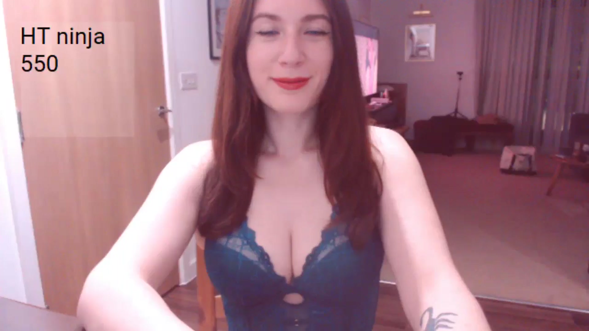 Gallery image thumbnail from AubreyPlza's myfreecams stream on, 04/29/2025, 21:15 image 15 of 20