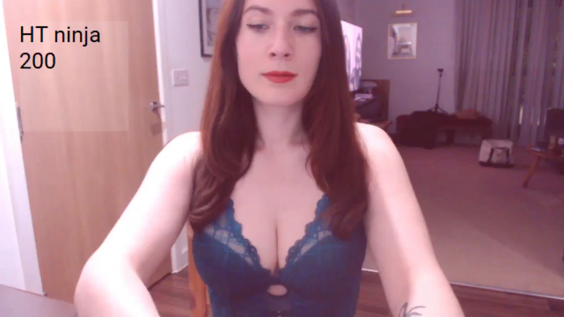 Gallery image thumbnail from AubreyPlza's myfreecams stream on, 04/29/2025, 21:15 image 5 of 20