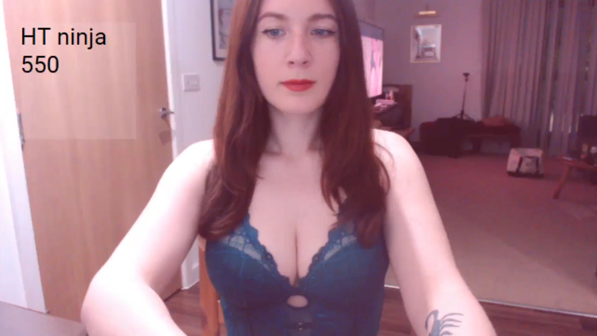 Gallery image thumbnail from AubreyPlza's myfreecams stream on, 04/29/2025, 21:15 image 14 of 20