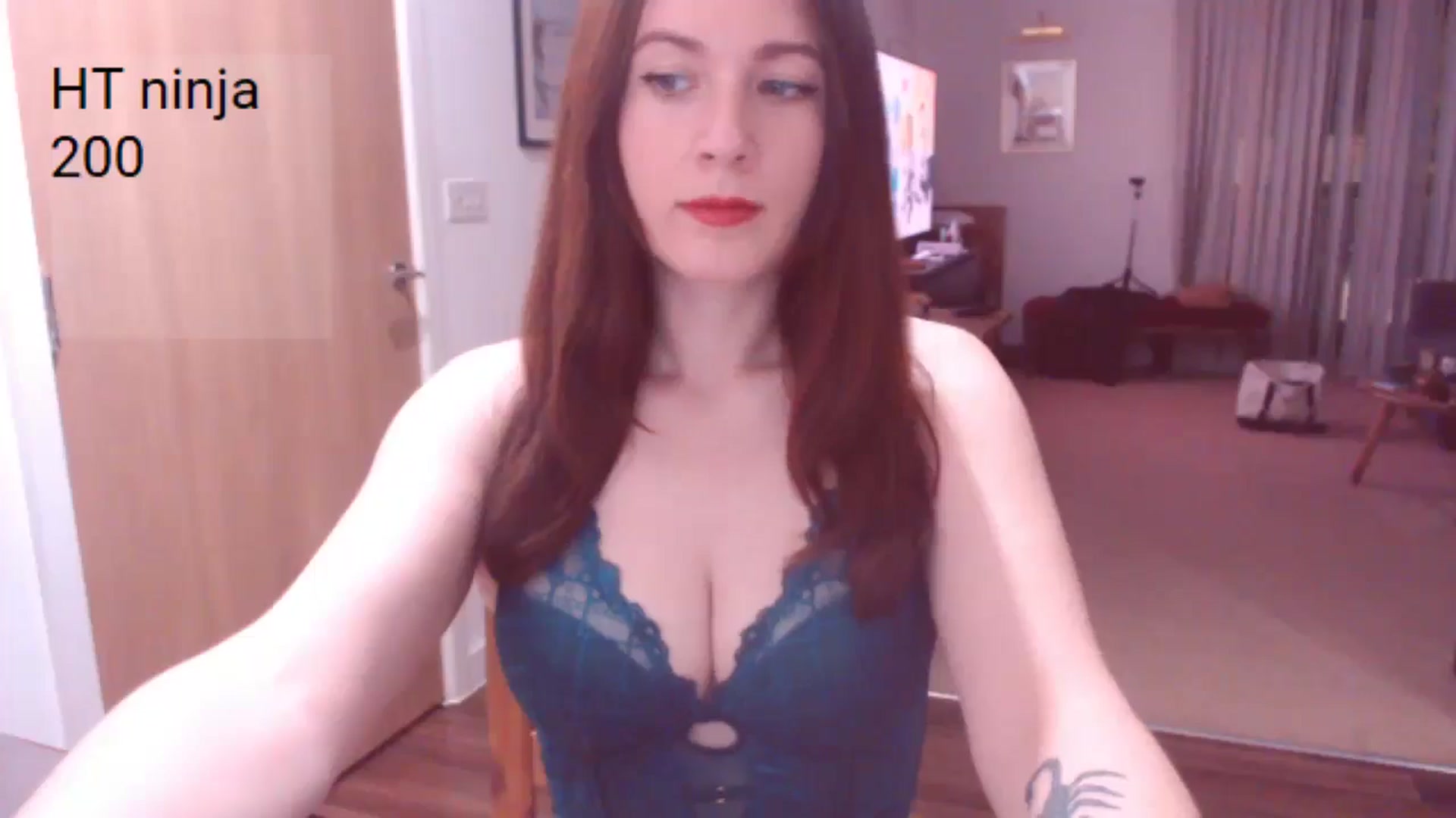 Gallery image thumbnail from AubreyPlza's myfreecams stream on, 04/29/2025, 21:15 image 11 of 20