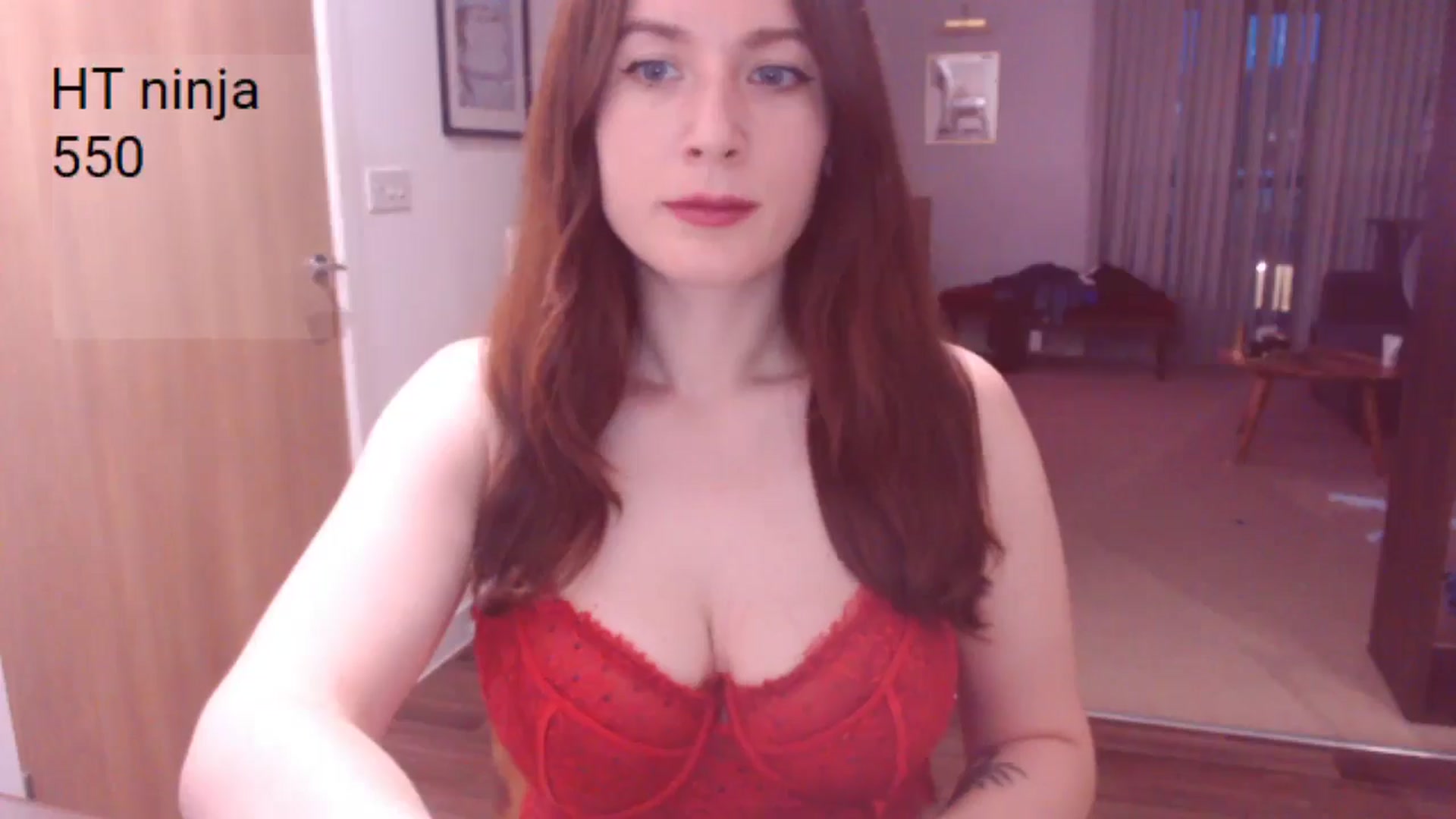 Gallery image thumbnail from AubreyPlza's myfreecams stream on, 05/19/2025, 20:46 image 10 of 20