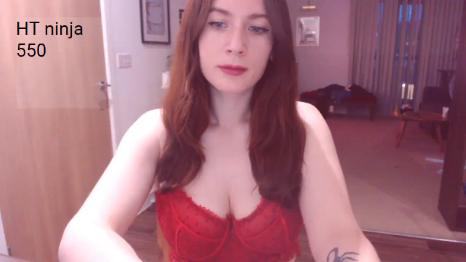 Gallery image thumbnail from AubreyPlza's myfreecams stream on, 05/19/2025, 20:46 image 9 of 20