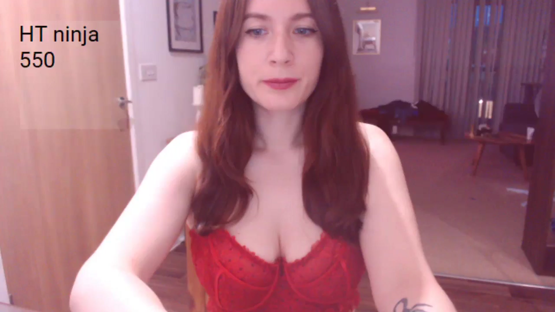 Gallery image thumbnail from AubreyPlza's myfreecams stream on, 05/19/2025, 20:46 image 11 of 20