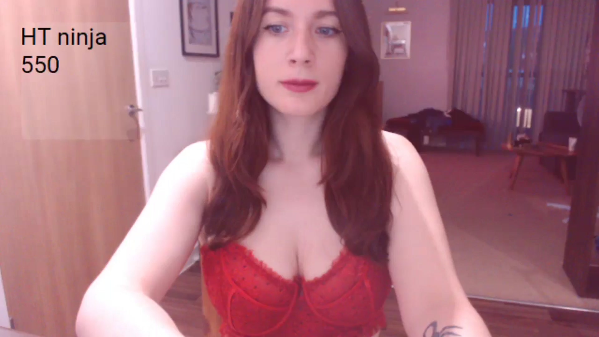 Gallery image thumbnail from AubreyPlza's myfreecams stream on, 05/19/2025, 20:46 image 8 of 20