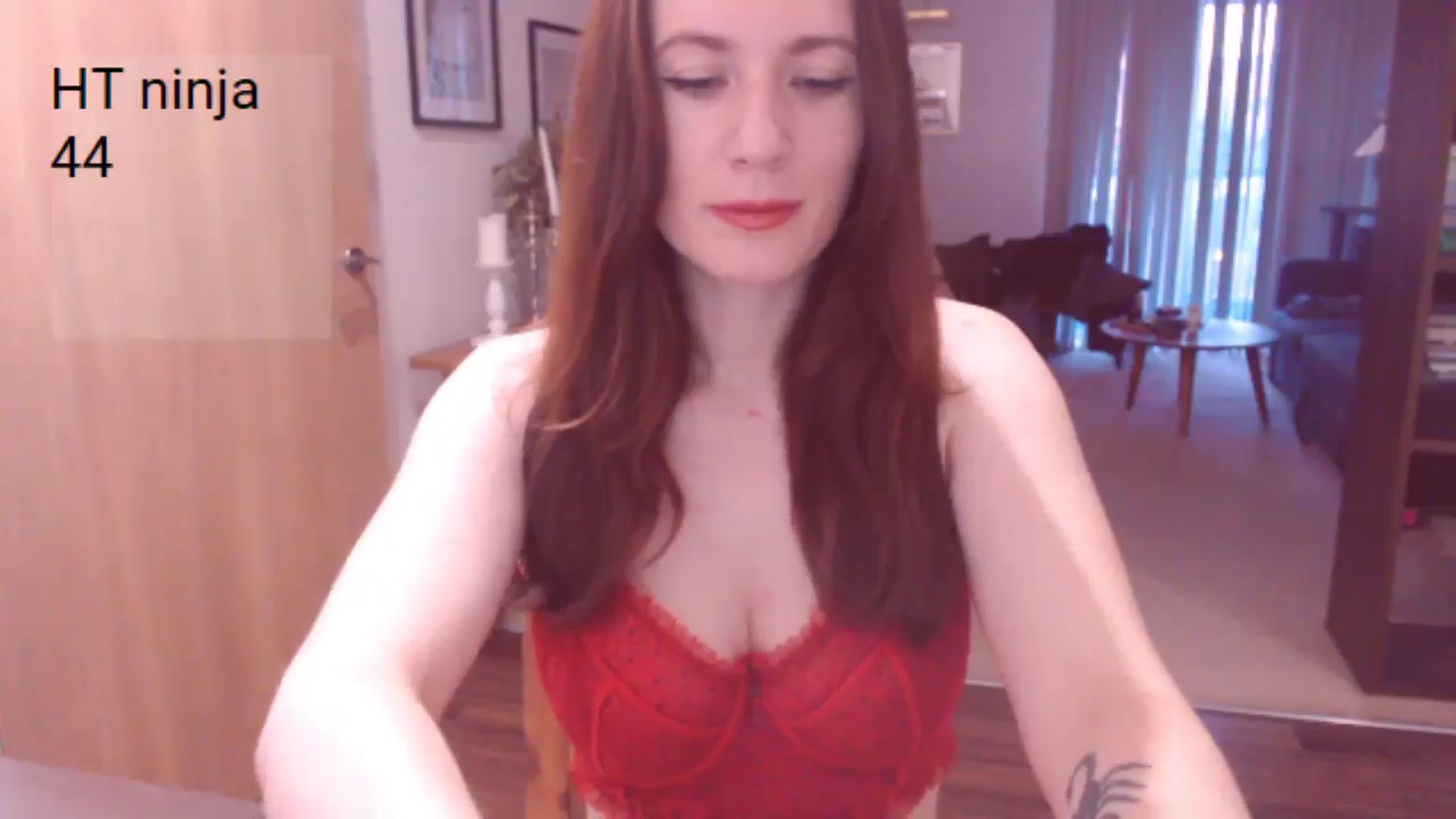 Gallery image thumbnail from AubreyPlza's myfreecams stream on, 05/30/2025, 20:17 image 6 of 20