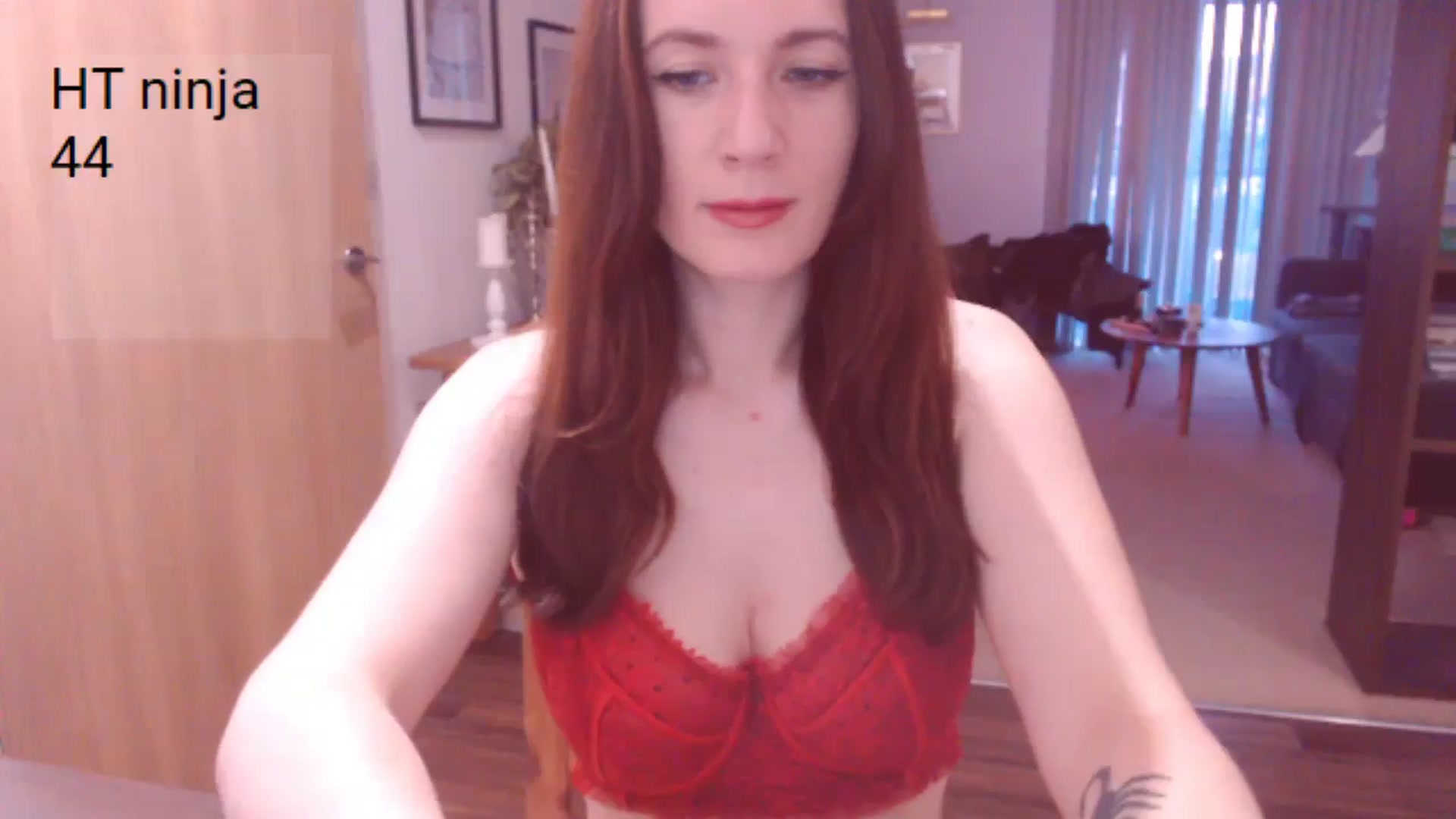 Gallery image thumbnail from AubreyPlza's myfreecams stream on, 05/30/2025, 20:17 image 10 of 20